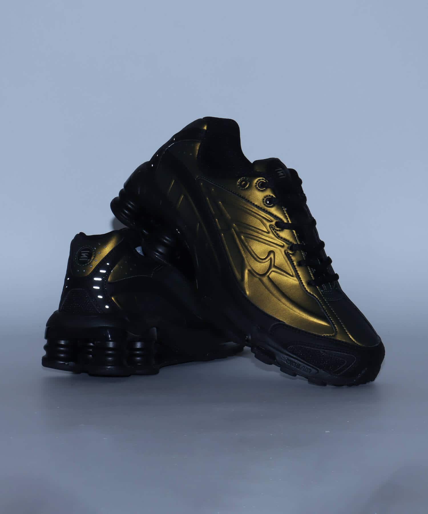NIKE SHOX RIDE 2 BLACK/BLACK-OLIVE FLAK-METALLIC SILVERの画像