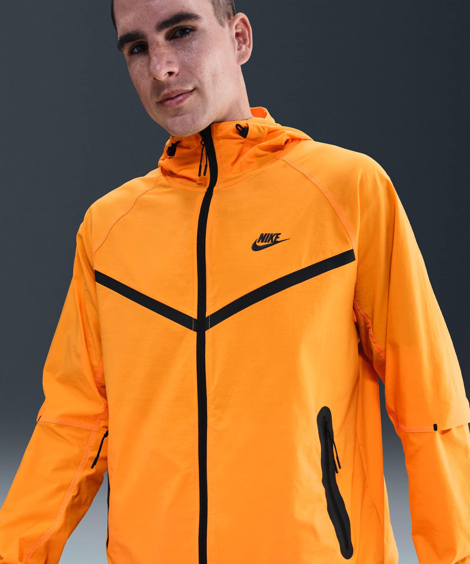 NIKE M NRG TCH WVN WR FZ JKT SUNDIALの画像