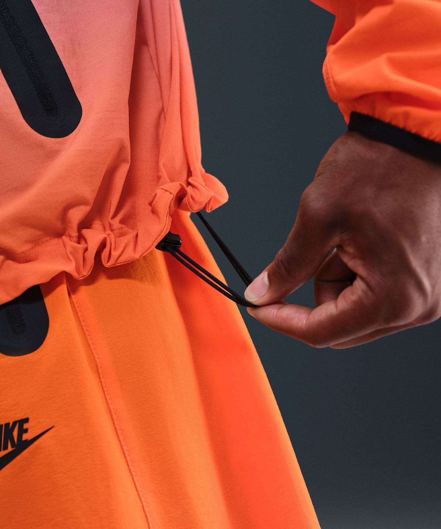 NIKE M NRG TCH WVN WR FZ JKT 2 GAME ROYAL/SAFETY ORANGEの画像