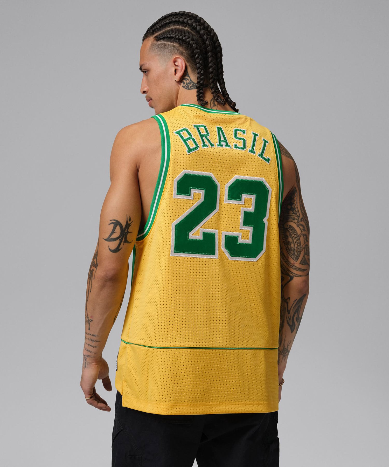 JORDAN BRAND M J ESS MESH JERSEY P6 VARSITY MAIZE/LUCKY GREENの画像