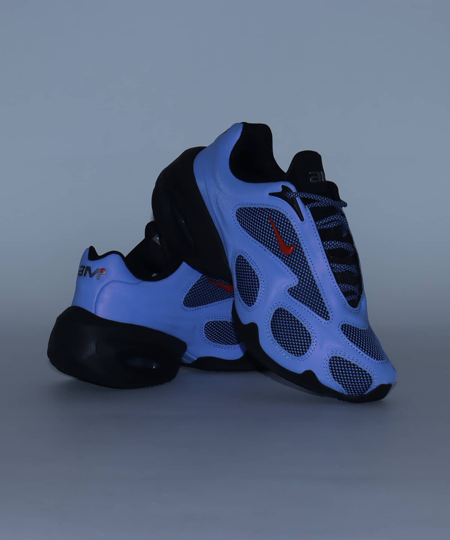 NIKE WMNS AIR MAX MUSE ROYAL PULSE/LT CRIMSON-BLACKの画像