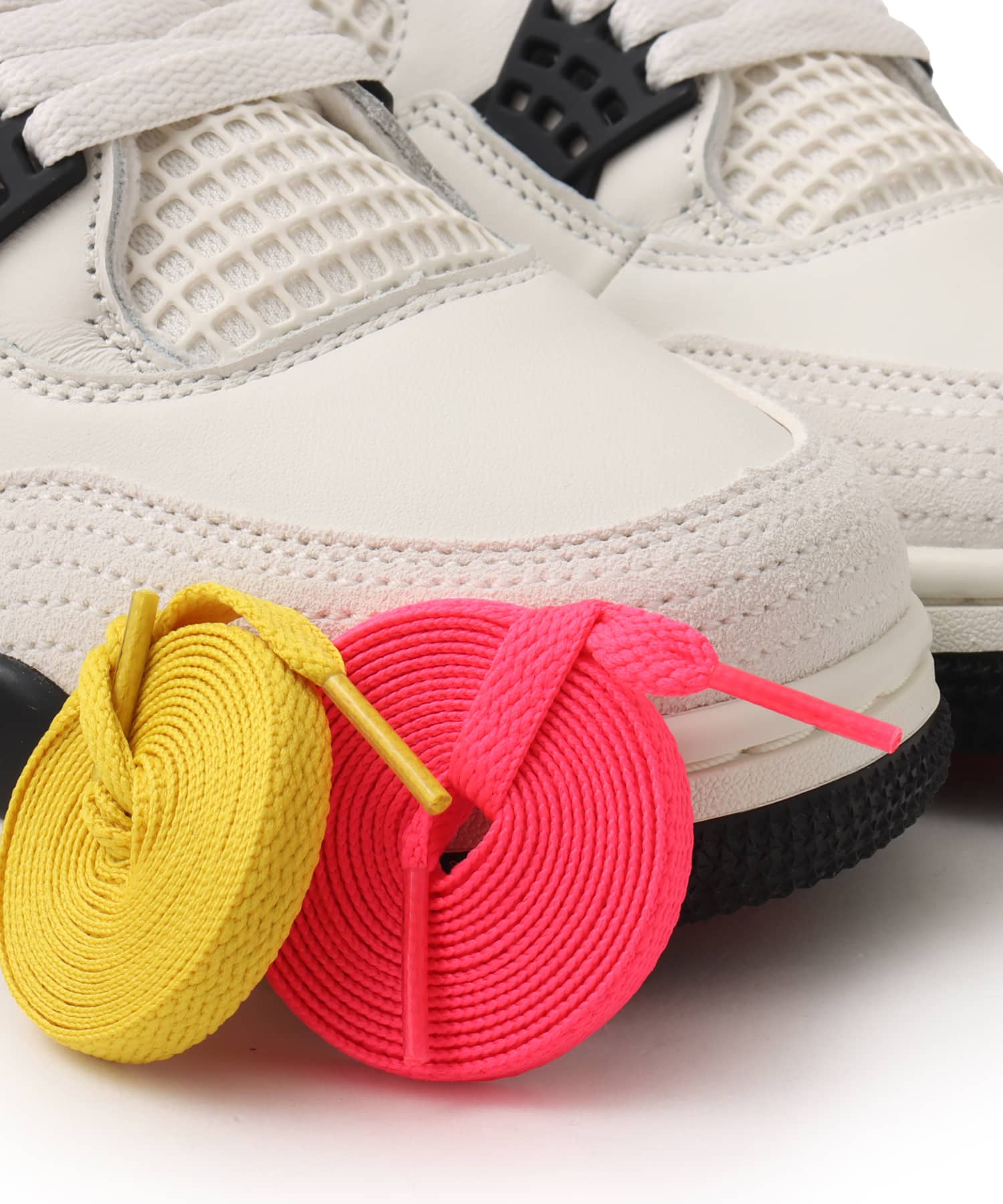 JORDAN BRAND AIR JORDAN 4 RETRO OG FC SAIL/BLACK-UNIVERSITY REDの画像