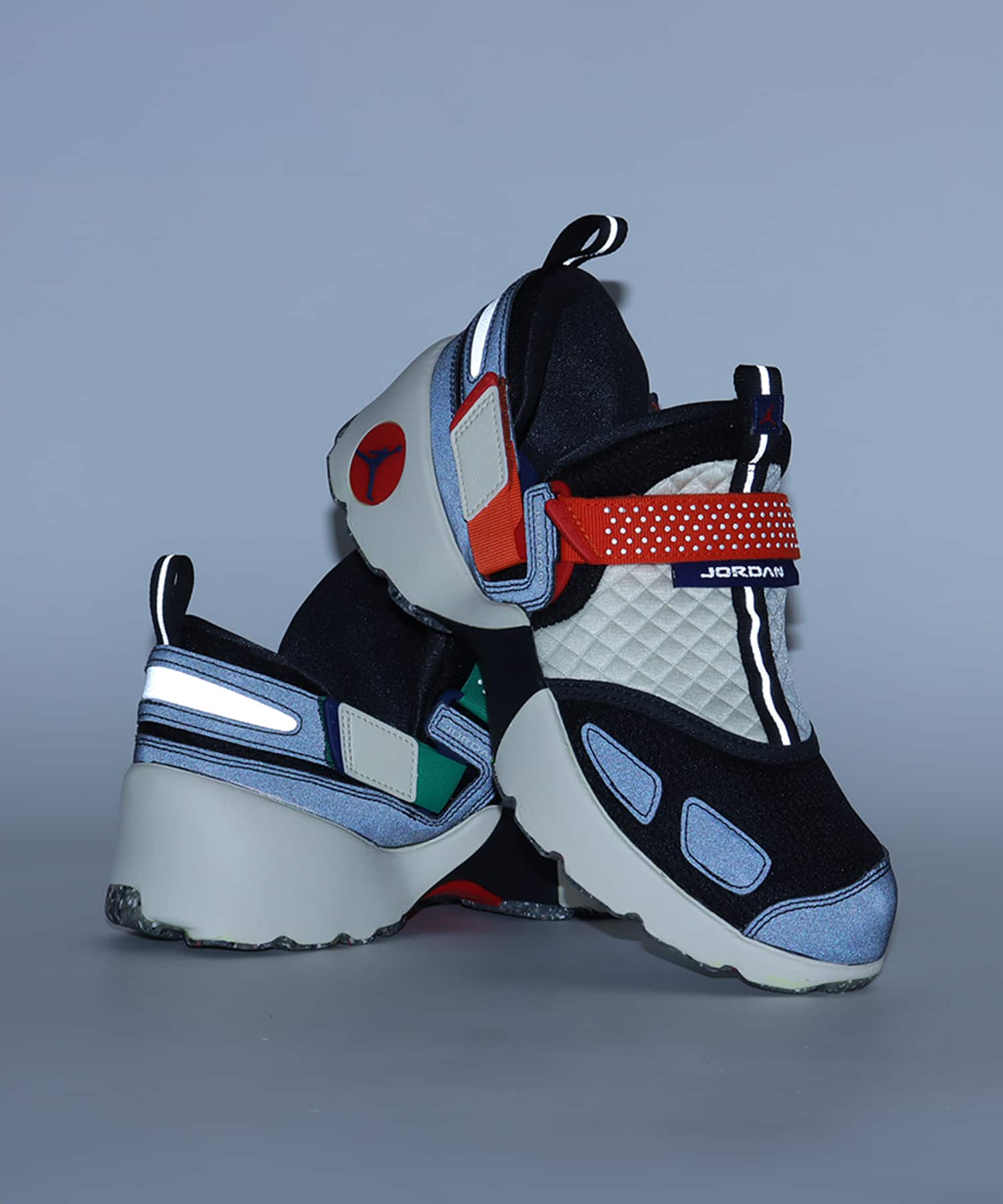 JORDAN BRAND WMNS JORDAN TRUNNER LX RA BLACK/WHITE-COCONUT MILK-ORANGE BLAZEの画像
