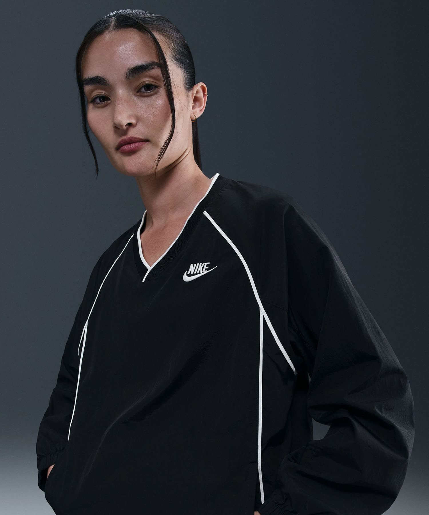 NIKE AS W NSW WR PULLOVER BLACK/SAILの画像