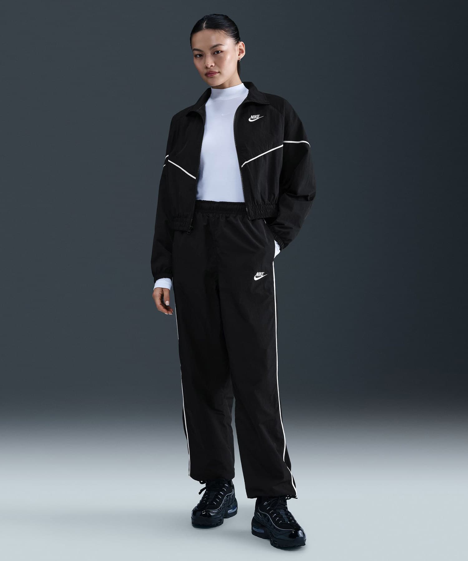 NIKE AS W NSW NK WR WVN JKT SPEED BLACK/SAIL/SAILの画像