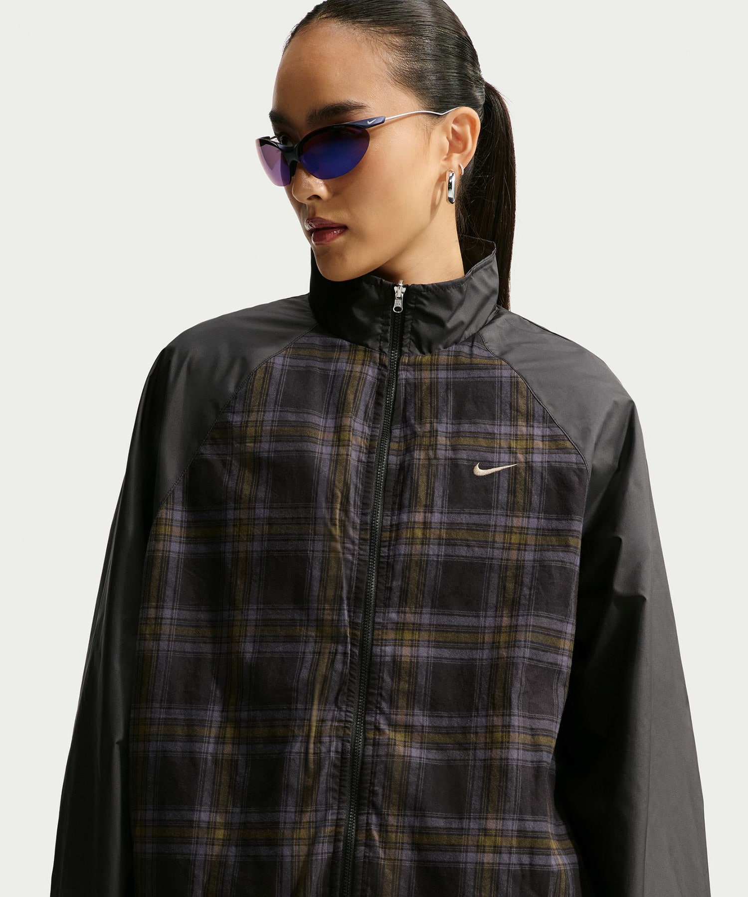 NIKE AS W NK REVERSIBLE PLAID WR JK BLACKの画像