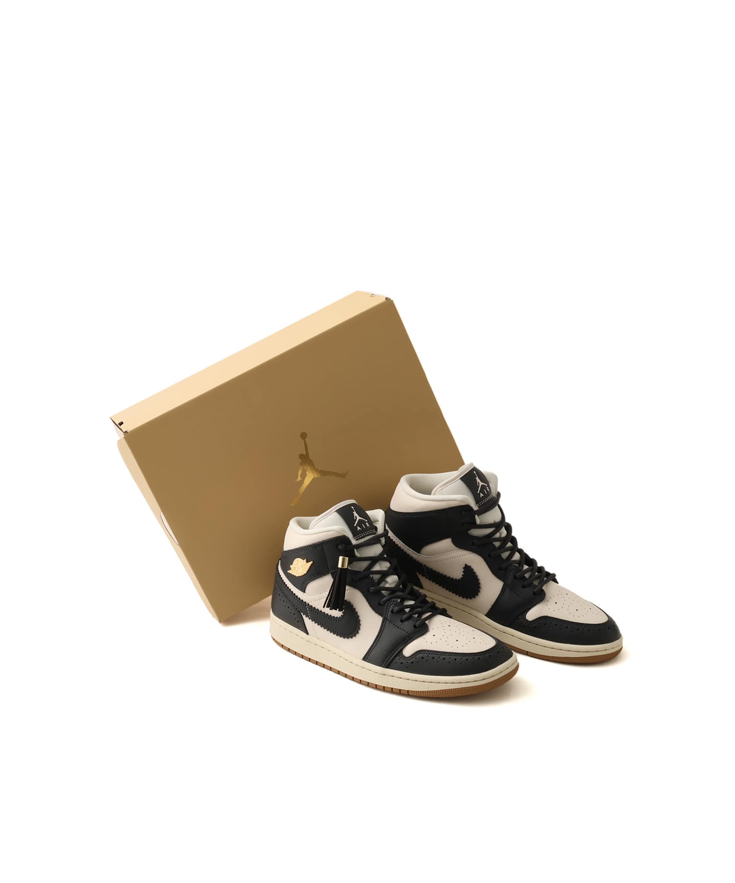 JORDAN BRAND WMNS AIR JORDAN 1 MID SE OFF NOIR/CHALK-CHALK-PEARL WHITEの画像