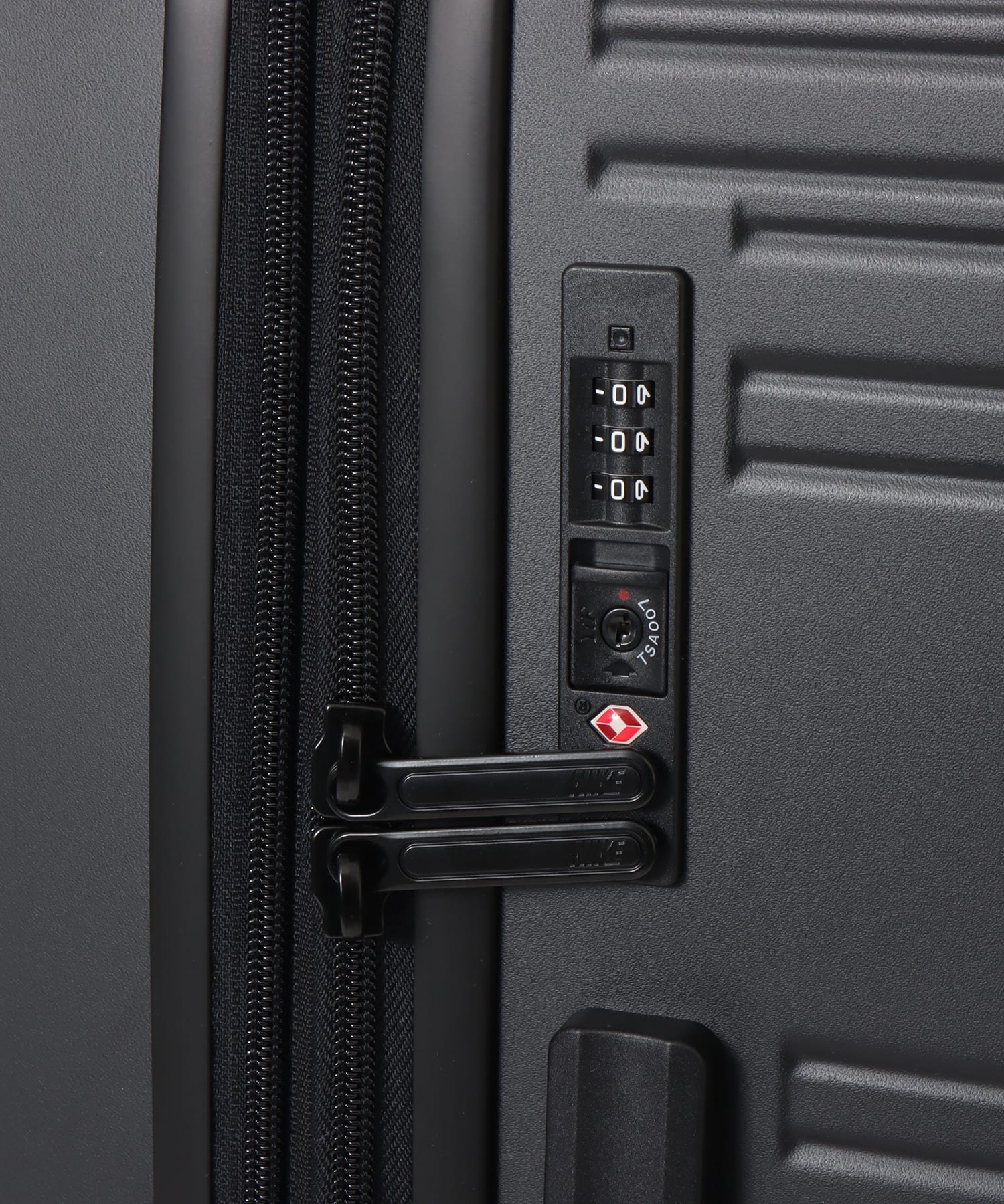 NIKE NK 26IN HARDSHELL LUGGAGE BLACKの画像