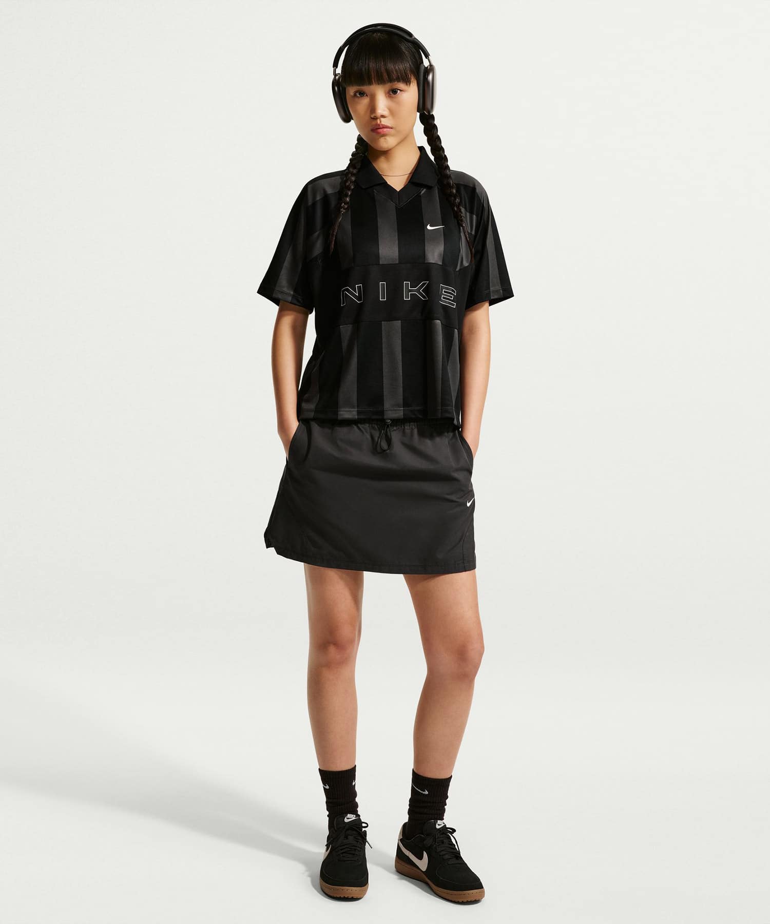 NIKE AS W NSW STREET OS SS STRP JSY BLACK/BLACK/BLACK/(CHALK)の画像