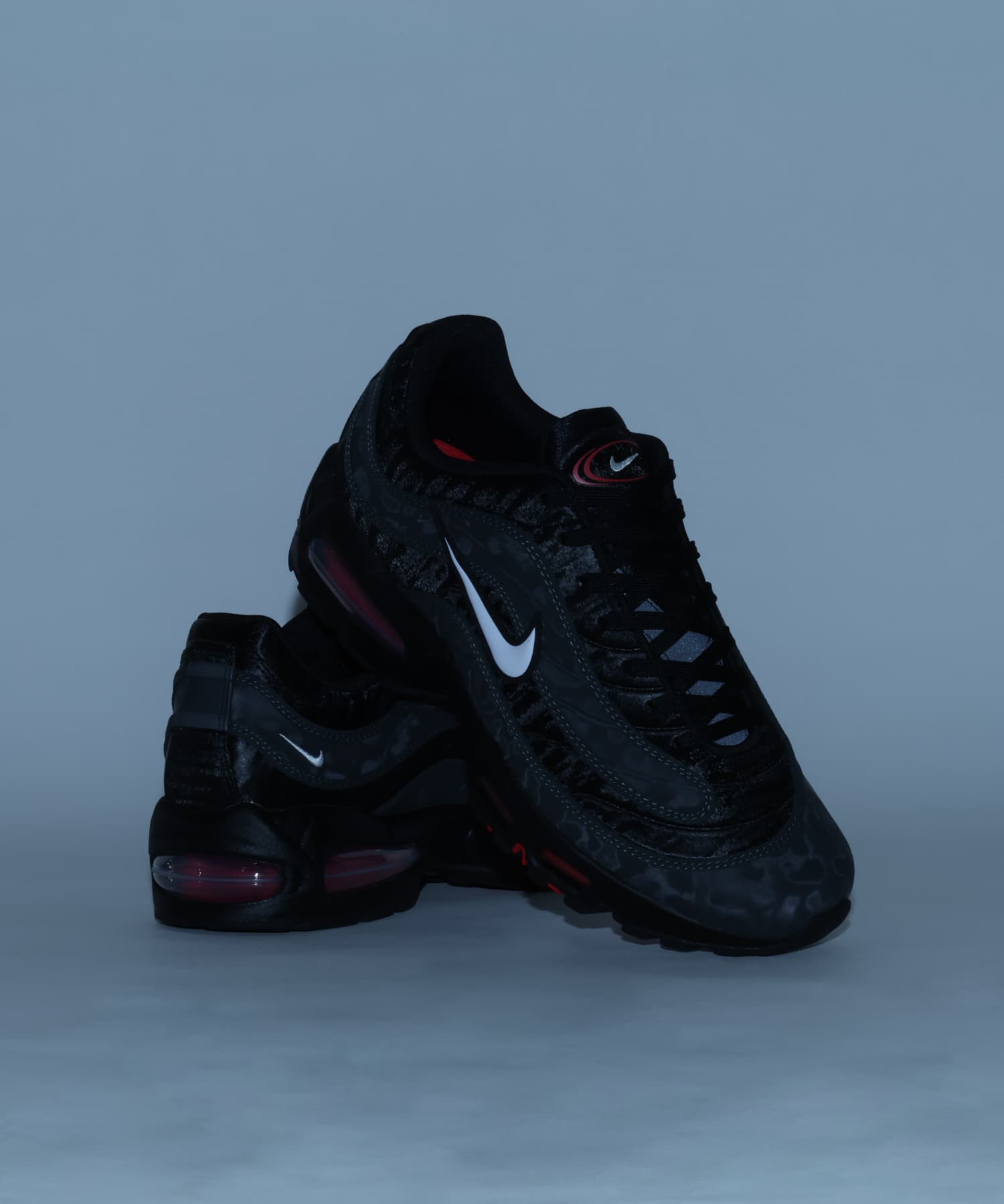 NIKE AIR MAX JOGA BONITO BLACK/WHITE-UNIV RED-DK SMOKE GREYの画像