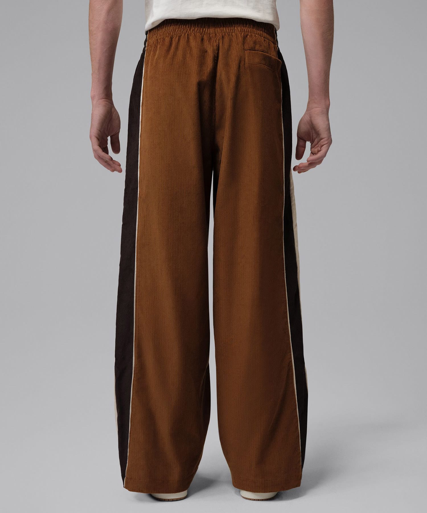 JORDAN BRAND M J FLT CORD PANT WHITEの画像