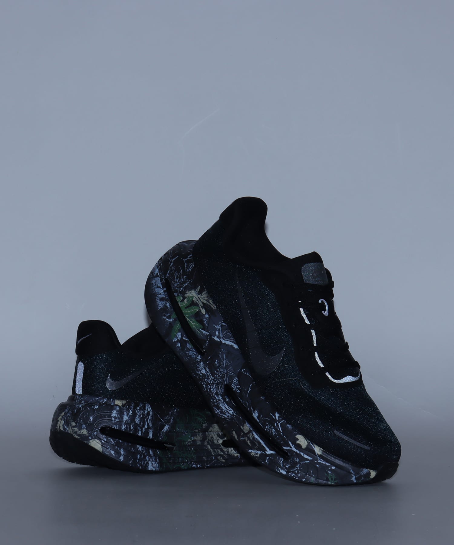 NIKE VOMERO PREMIUM CM BLACK/MTLC DARK GREY-DK SMOKE GREYの画像