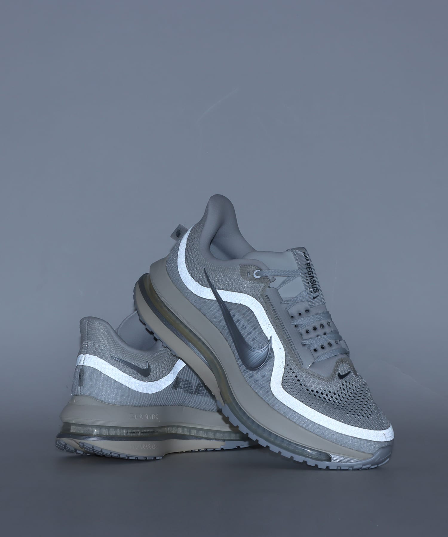 NIKE PEGASUS PREMIUM PLATINUM TINT/REFLECT SILVER-GREY FOGの画像