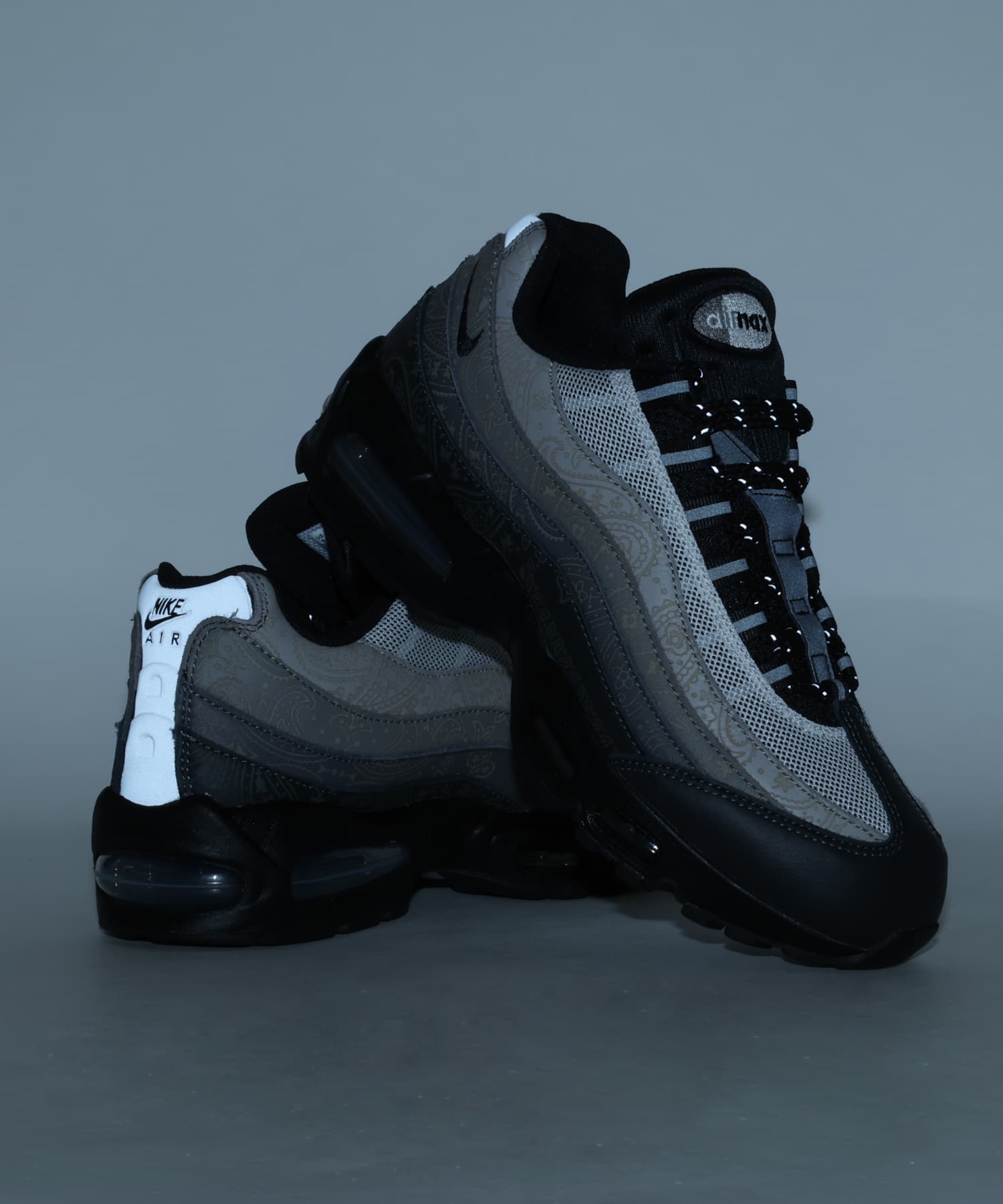 NIKE AIR MAX 95 BIG BUBBLE SP LTR WHITE/BLACK-LT GRAPHITE-LT CHARCOAL-PEARL GREY-ANTHRACITEの画像