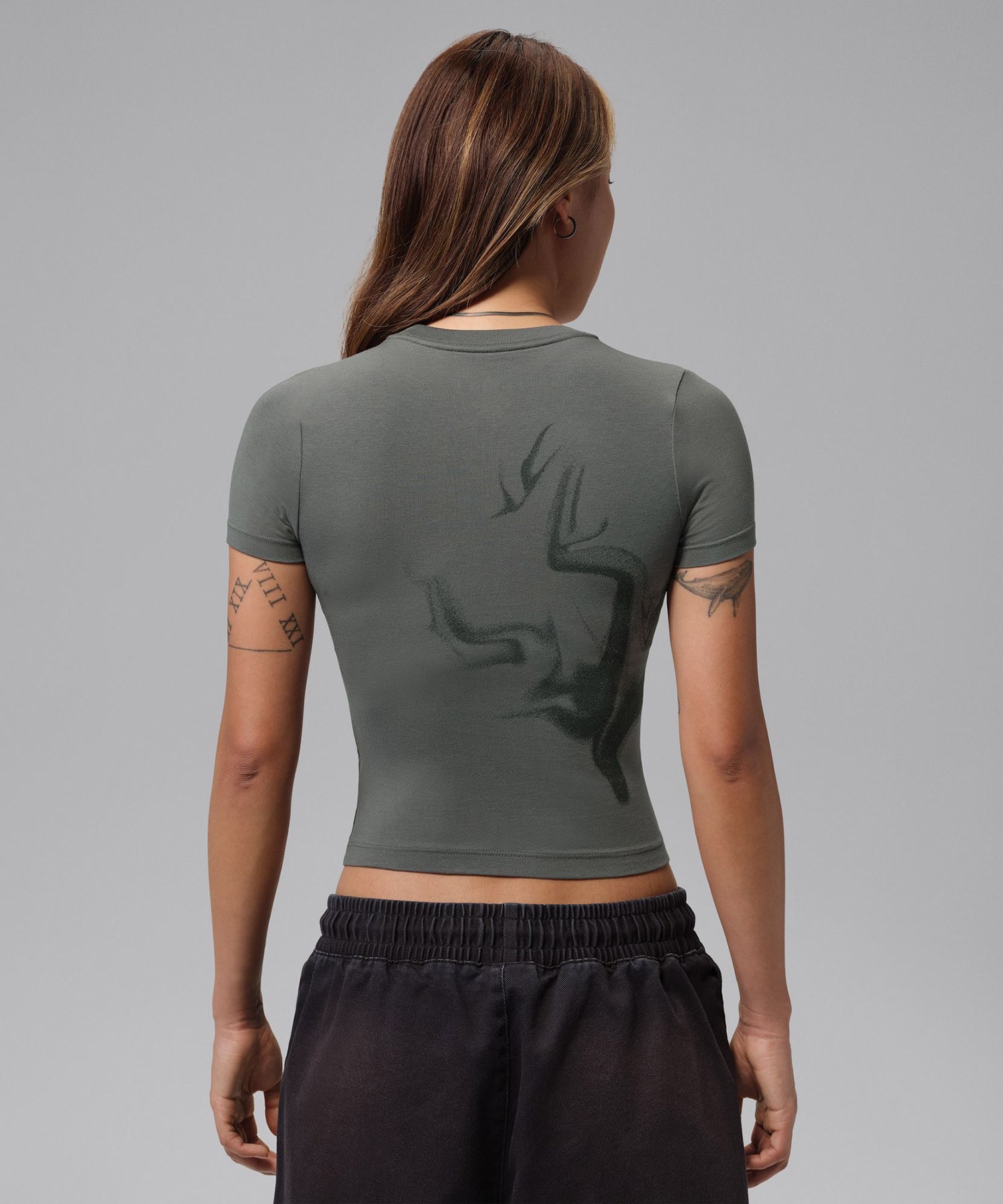 JORDAN BRAND AS W J SS TEE WJDN APLA IRON GREYの画像