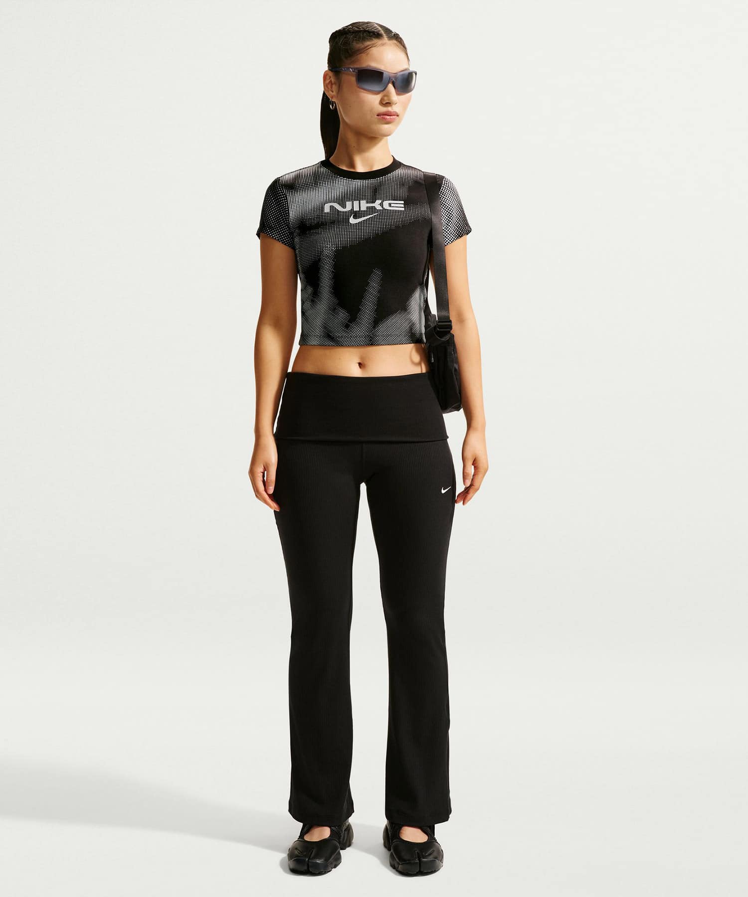 NIKE AS W NSW CHLL KNT CROP OC9 TEE BLACKの画像