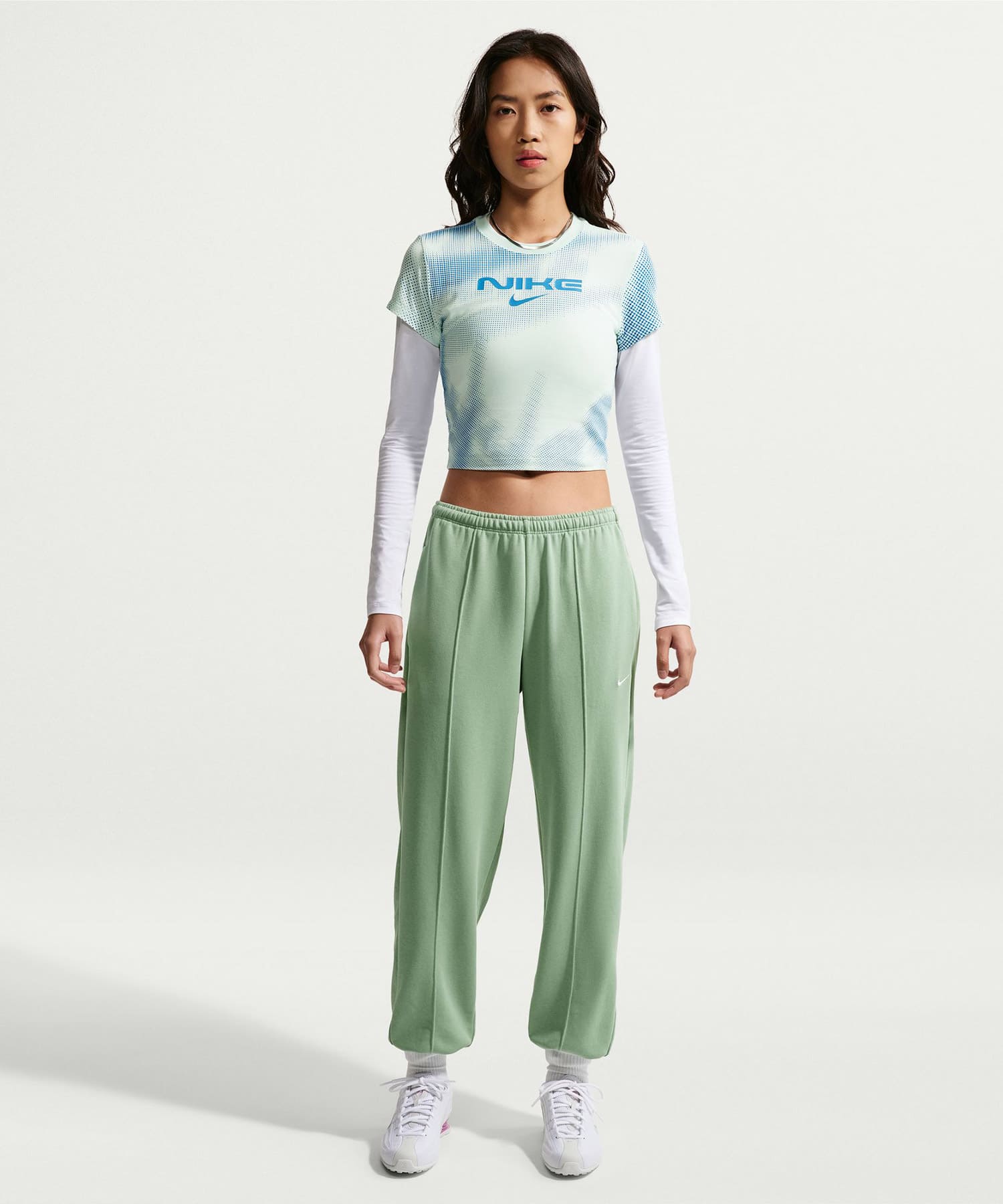 NIKE AS W NSW CHLL KNT CROP OC9 TEE BARELY GREENの画像