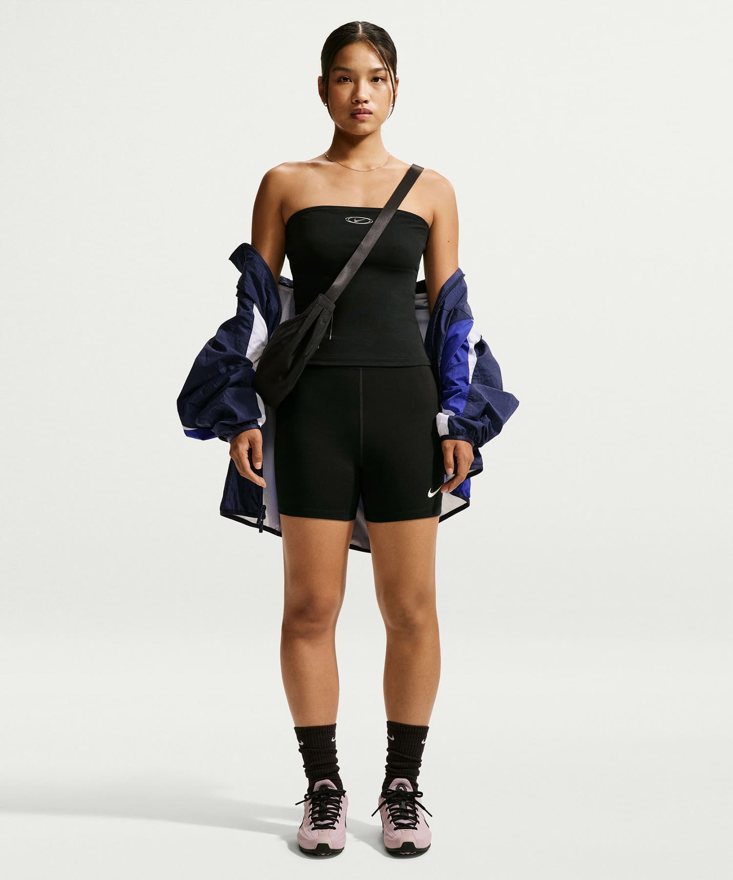 NIKE AS W NK STREET GFX TUBE TOP BLACKの画像