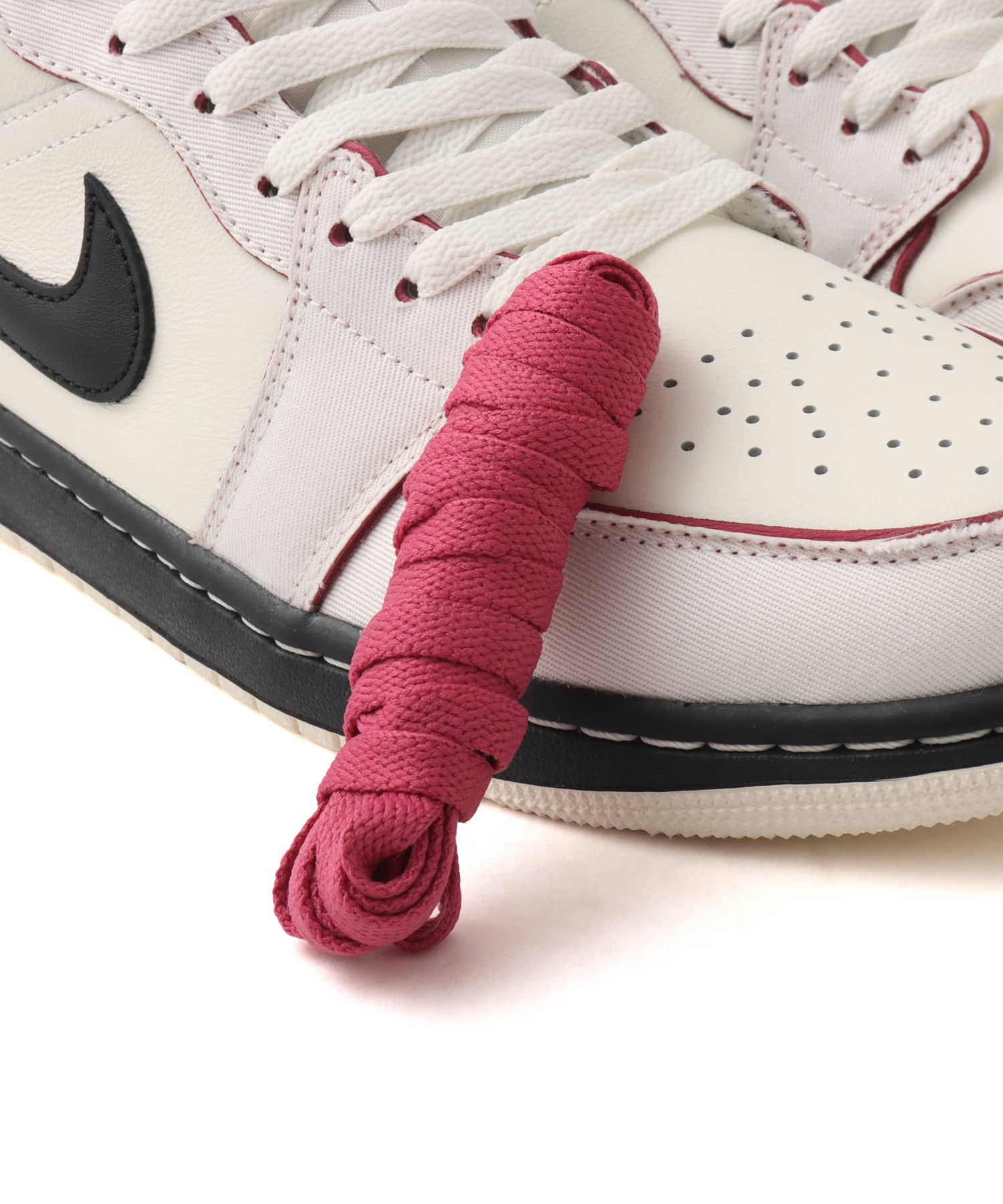 JORDAN BRAND AIR JORDAN 1 LOW SE SAIL/BLACK-SAIL-SWEET BEETの画像