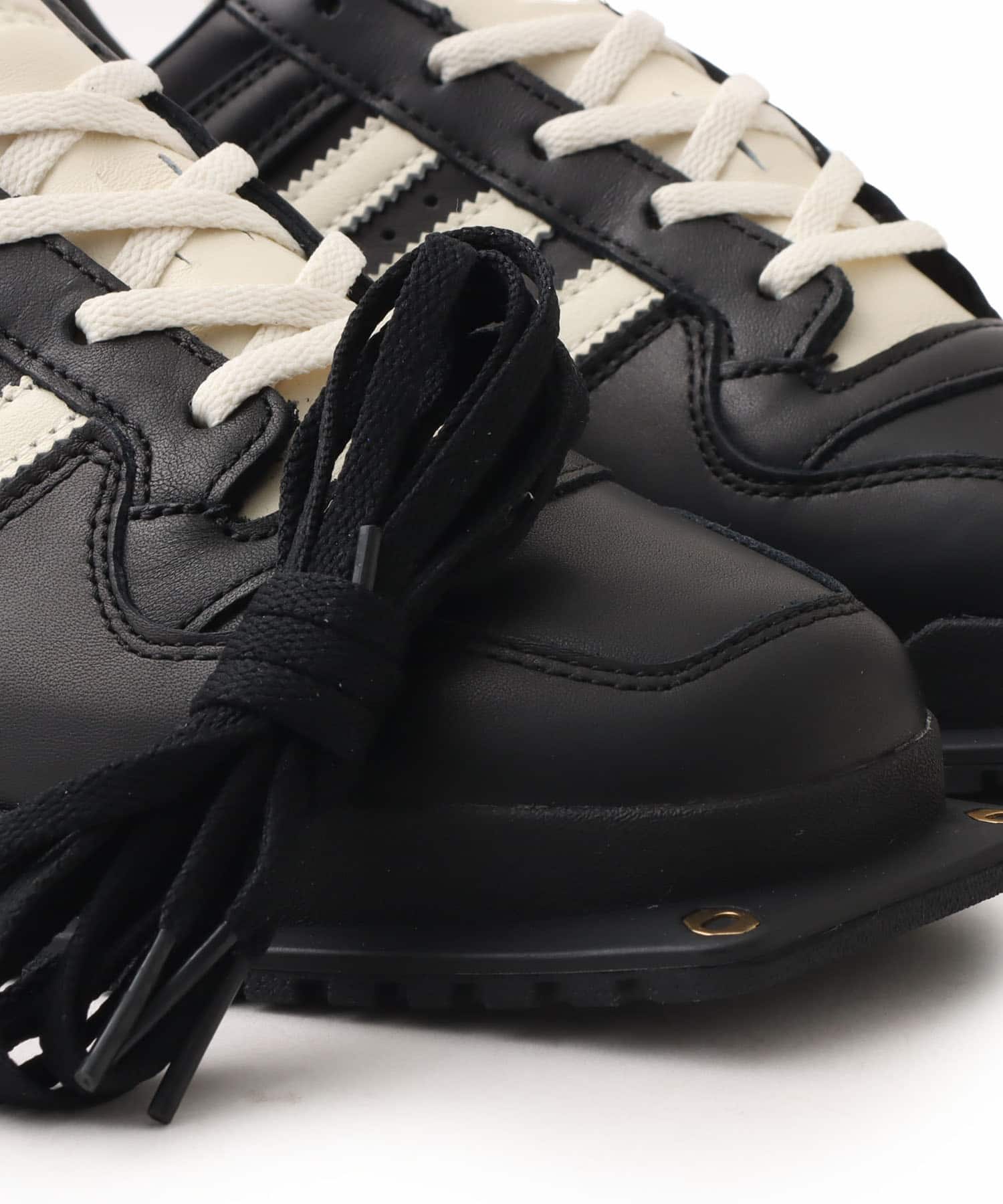 adidas FORUM SQ W CBLACK/CREWHT/GOLDMTの画像