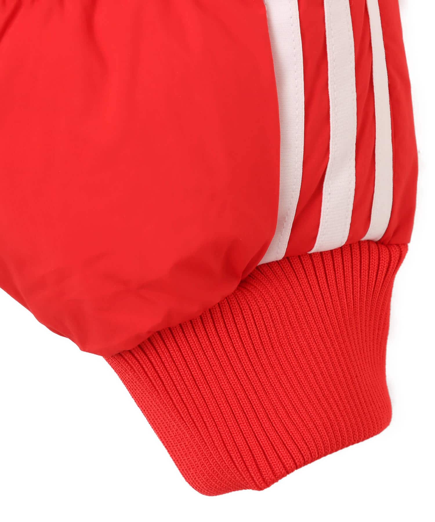 adidas ADICOLOR CROPPED SYNTHETIC DOWN PUFFER ベタースカーレットの画像