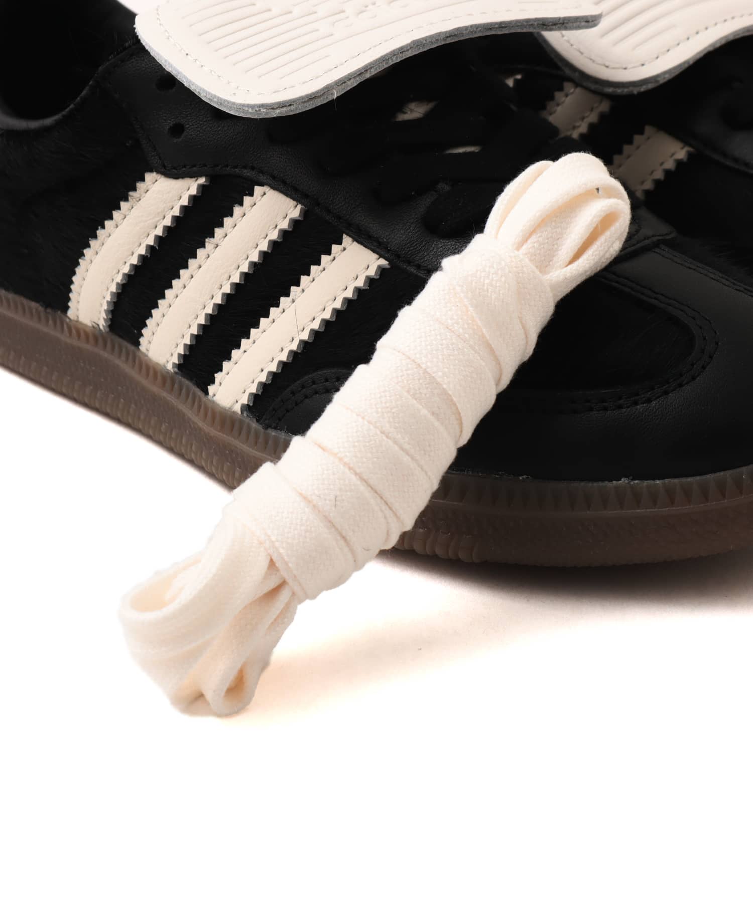 adidas SAMBA LT W CBLACK/CLOWHI/GUM5の画像