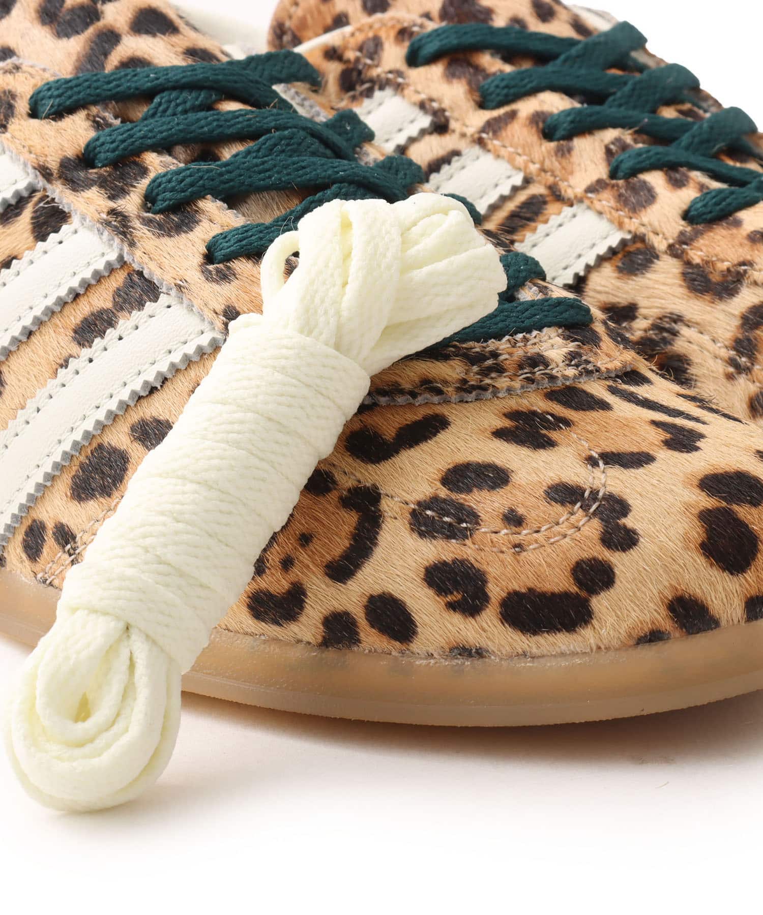 adidas GAZELLE LO PRO W MAGBEI/IVORY/GUM3の画像