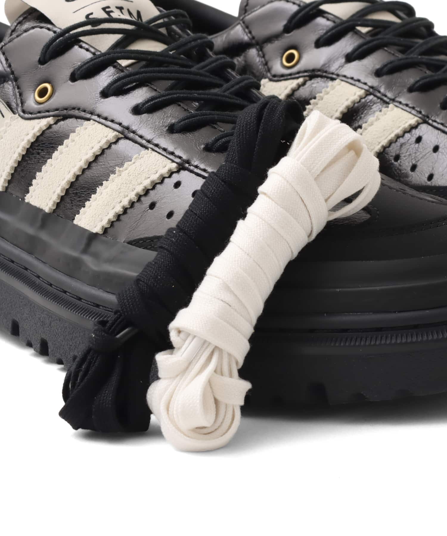 adidas SAMBA LX FREIZEIT SFTM CBLACK/OWHITE/CBLACKの画像