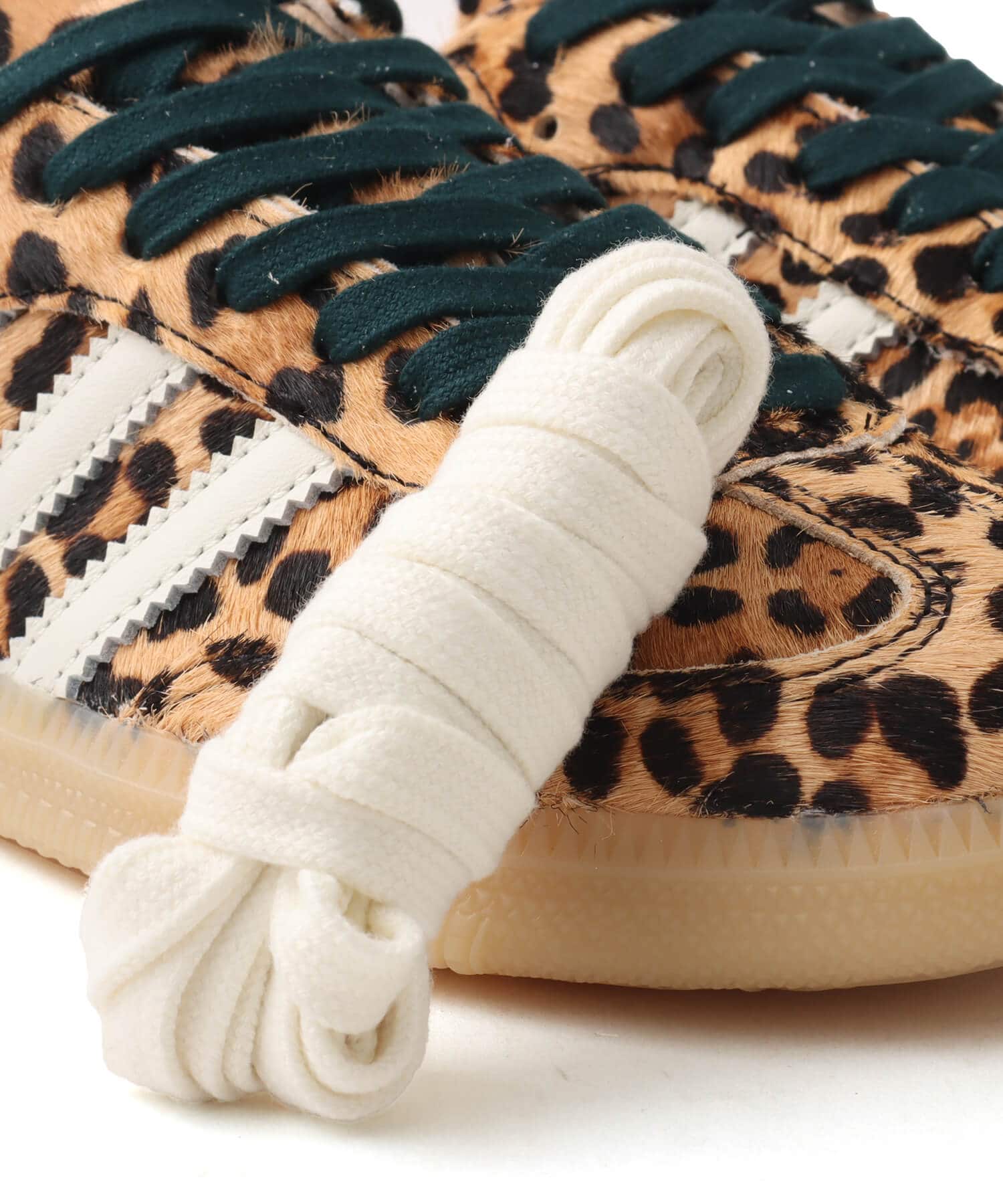 adidas SAMBA OG W MAGBEI/IVORY/GUM3の画像