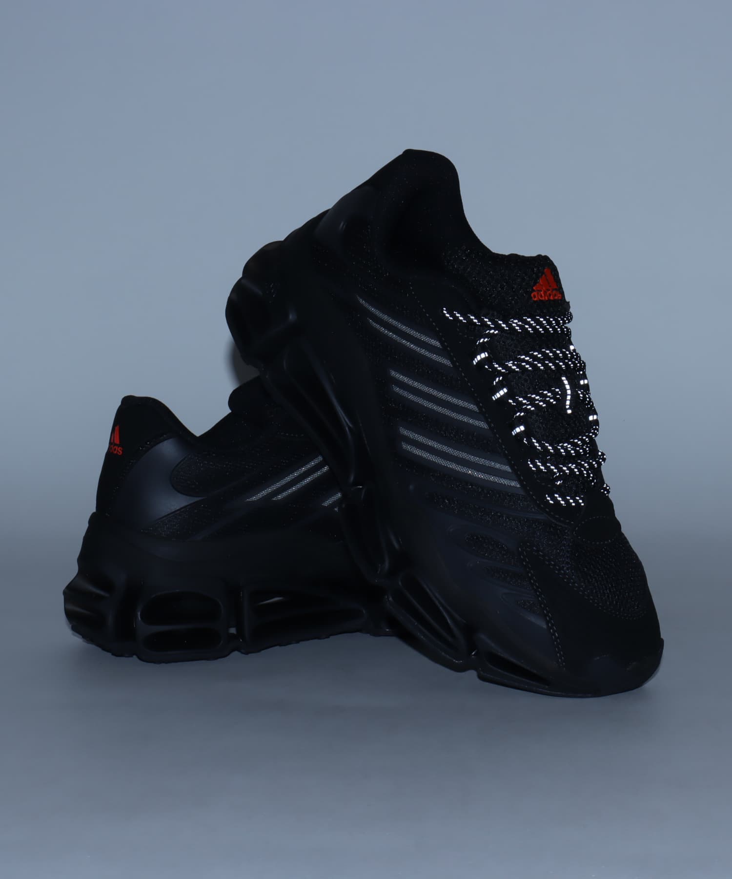 adidas MEGARIDE AG CBLACK/NTGREY/CBLACKの画像