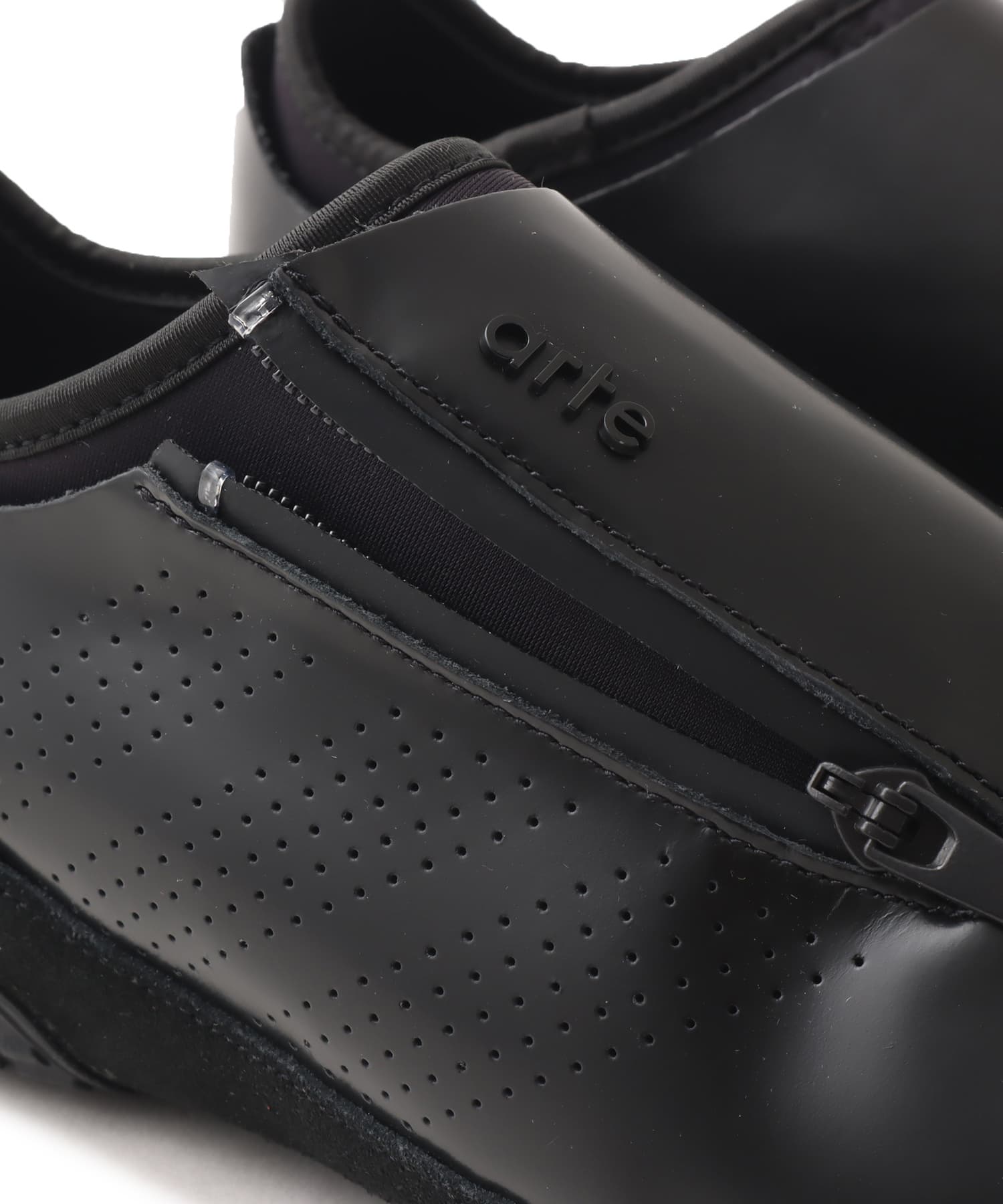 adidas ARTE ANTWERP TRIVELA CBLACK/CBLACK/CBLACKの画像