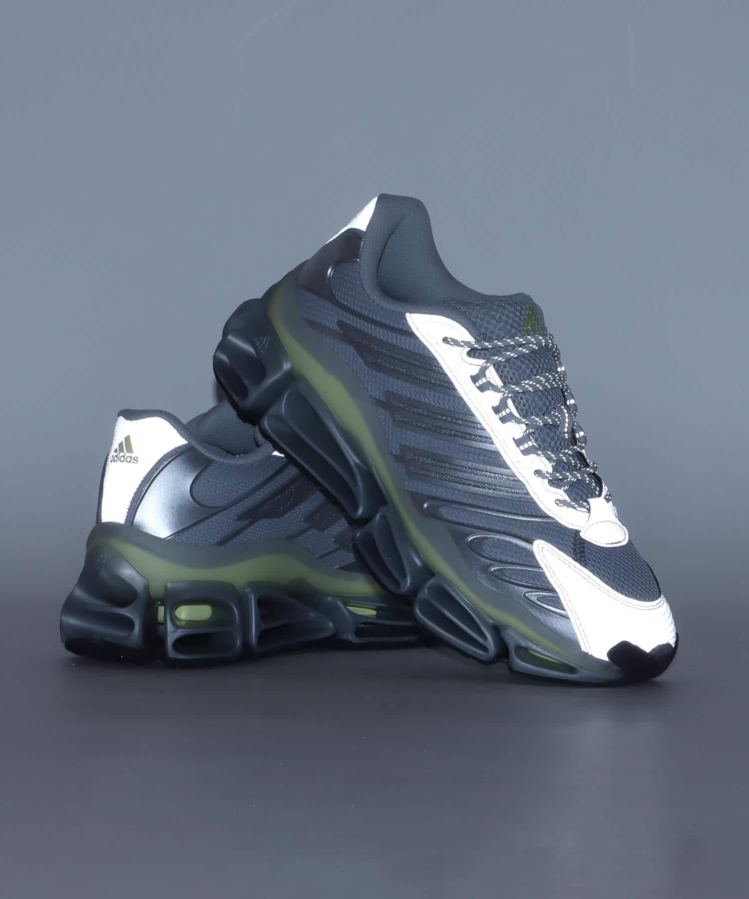 adidas MEGARIDE AG SILVMT/SILVMT/CBLACKの画像