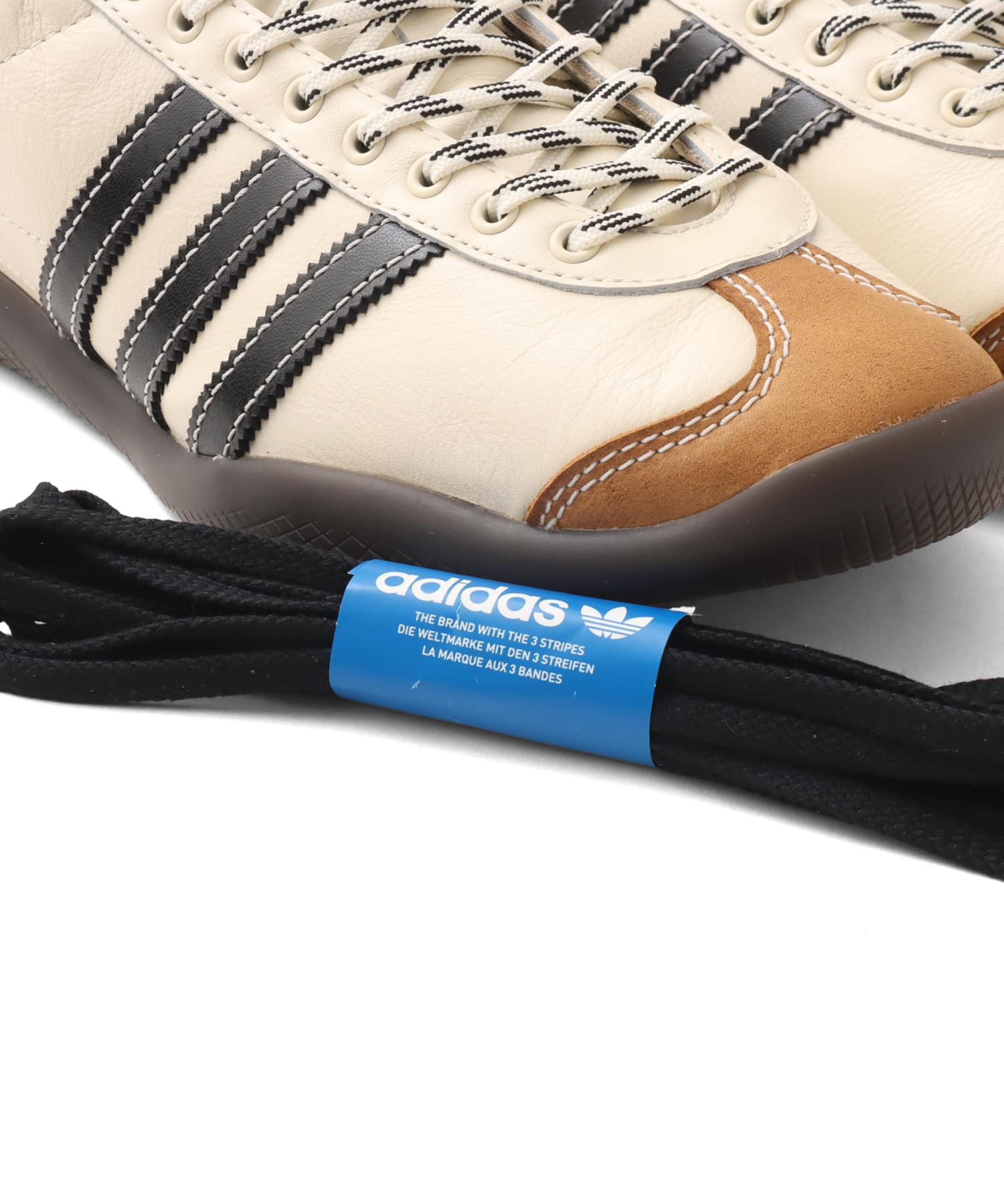 adidas WALES BONNER KARINTHA OG WONDER WHITE/CORE BLACK/LUSH BLUEの画像