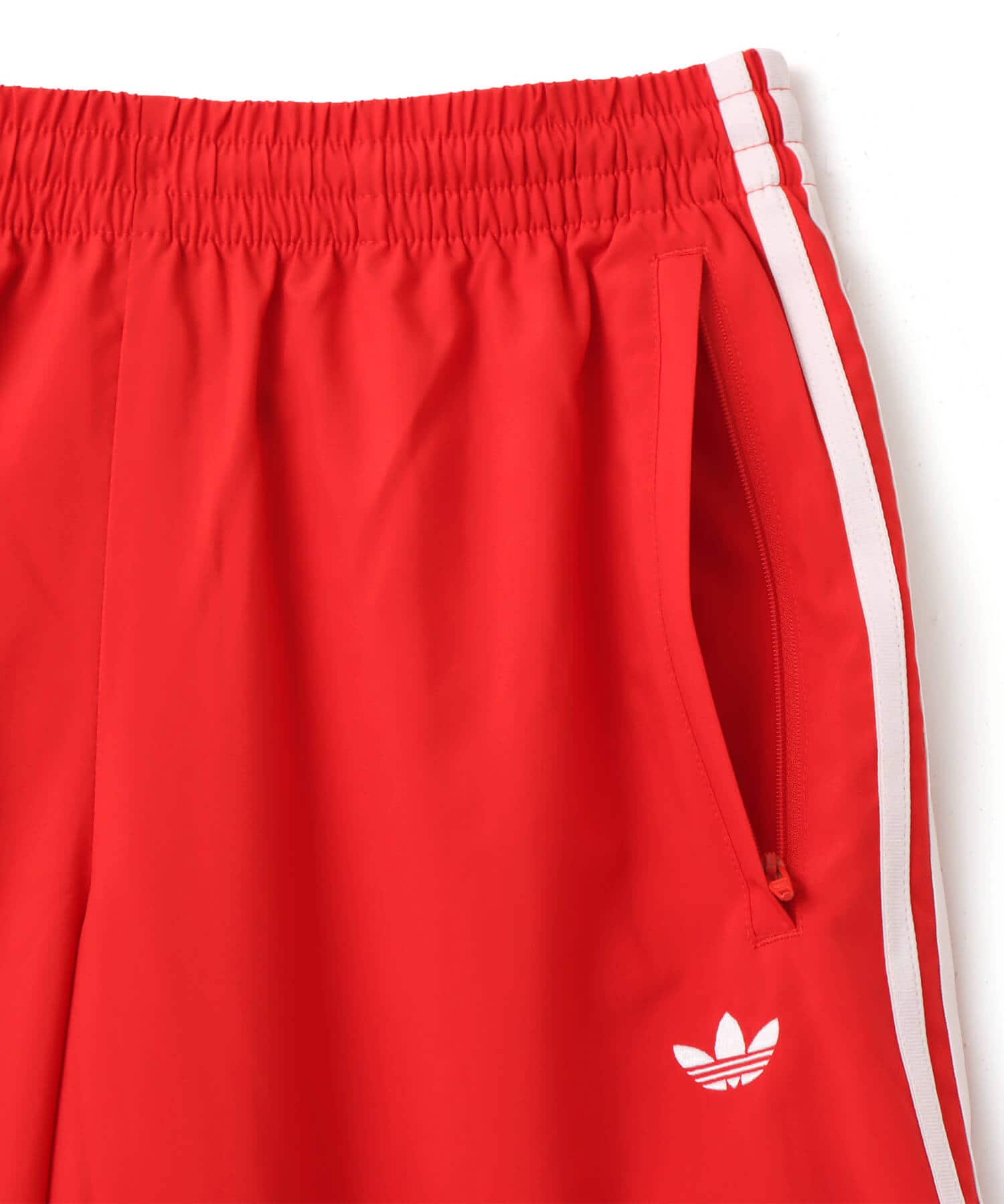 adidas LACE ADILENIUM FB TRACK PANTS ベタースカーレットの画像
