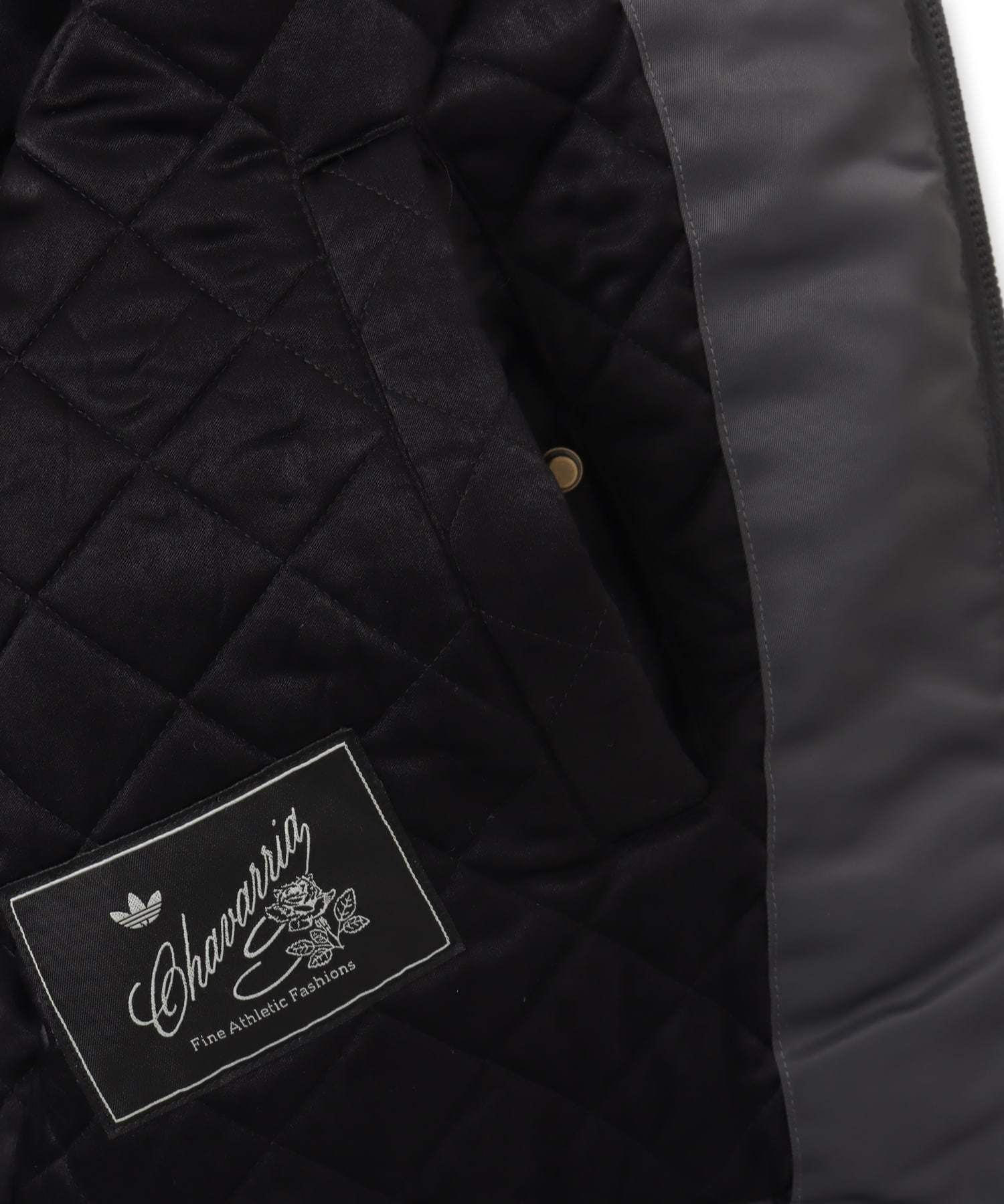 adidas CHAVARRIA BOMBER JACKET グレーシックスの画像