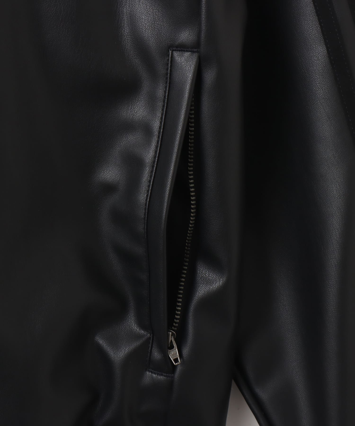 adidas SST PLEATHER TRACK TOP ブラックの画像