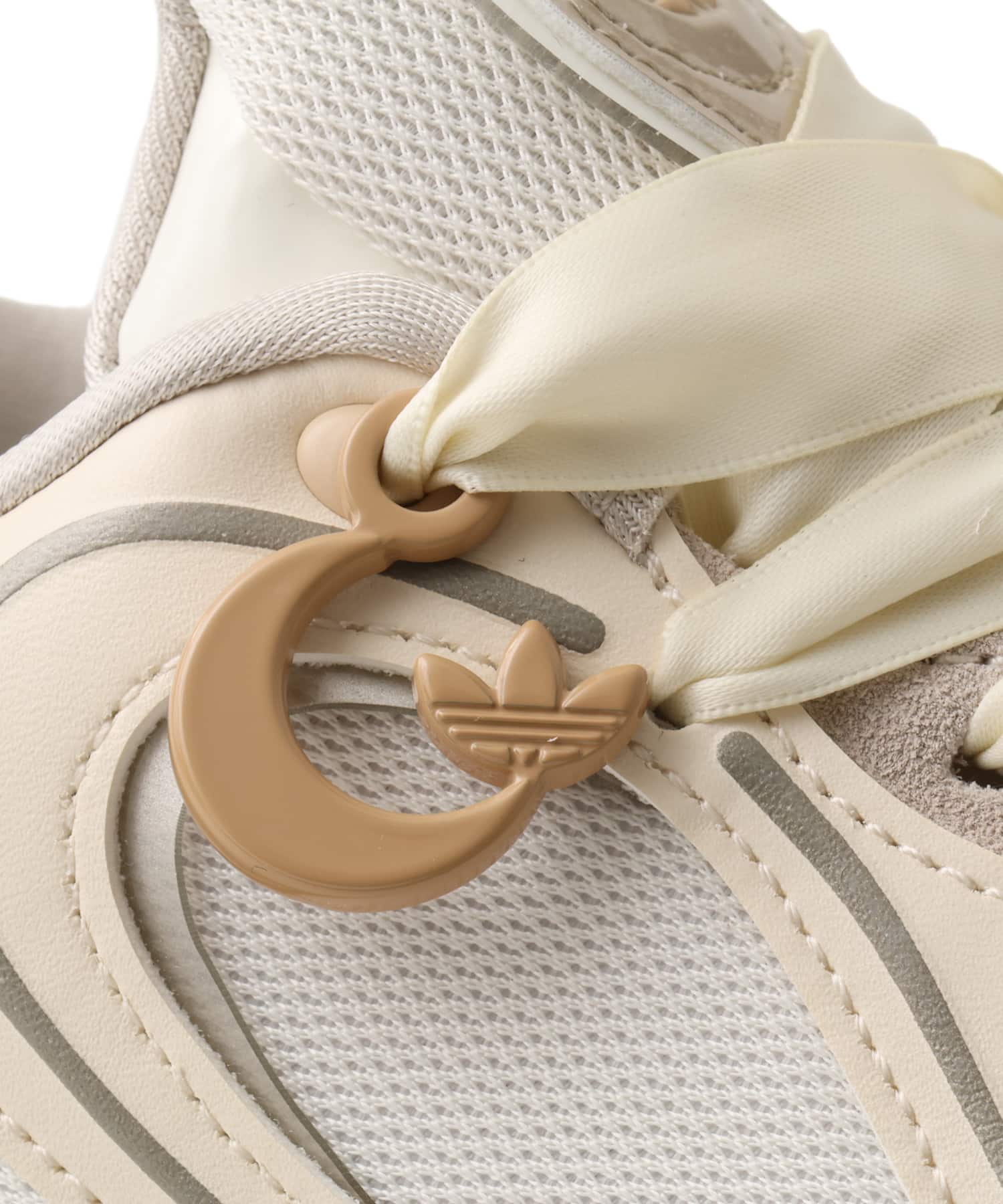 adidas OZVENUZ W WONWHI/OWHITE/WONALU（アディダス オズヴィーナス W