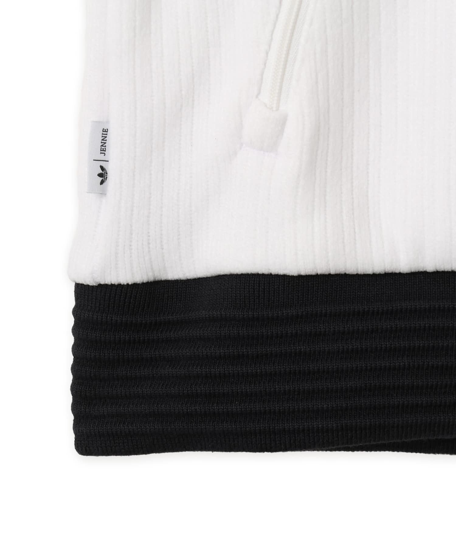 adidas JENNIE FAN OG TRACK TOP ホワイトの画像