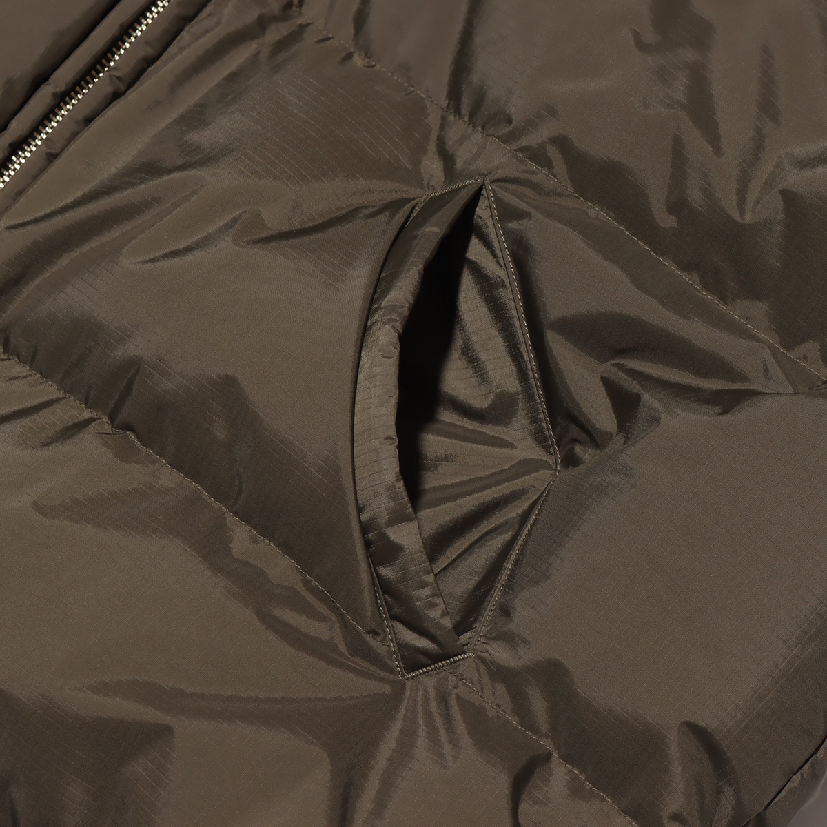 NANGA × atmos AURORA-TEX DOWN JACKET KHAKI | atmos(アトモス NANGA × atmos AURORA-TEX DOWN JACKET KHAKI | atmos(アトモス