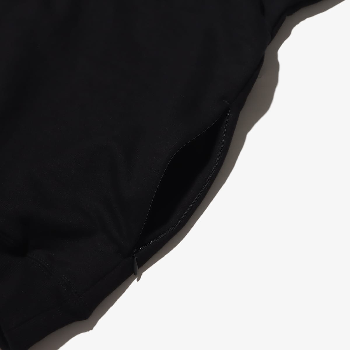 atmos Oval Logo Crewneck Sweatshirt BLACKの画像