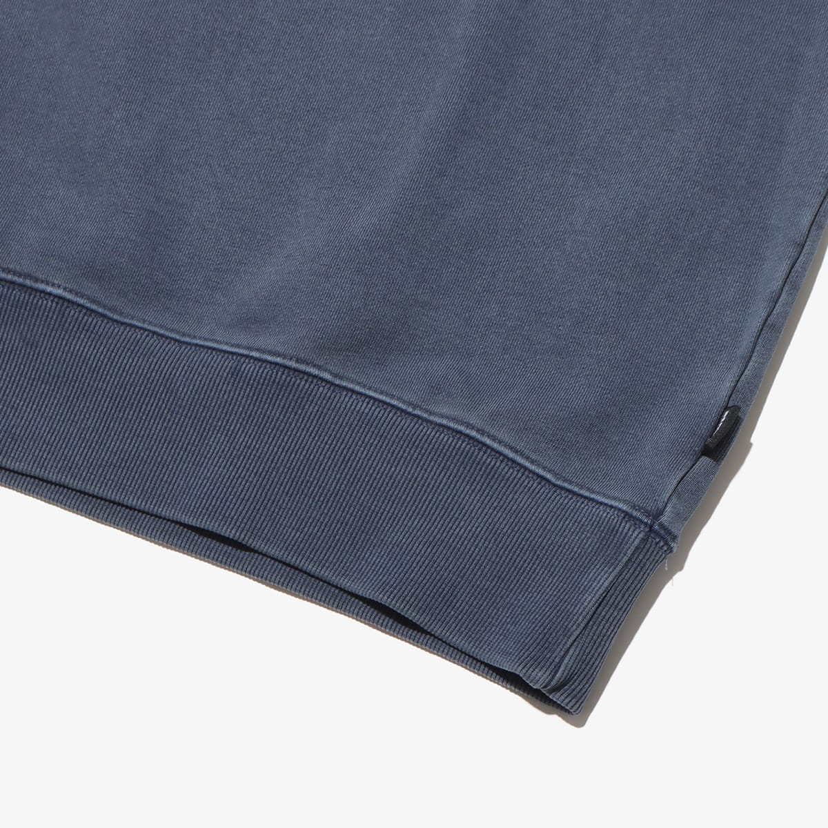 atmos Pigment Dyed Crewneck Sweatshirt NAVYの画像