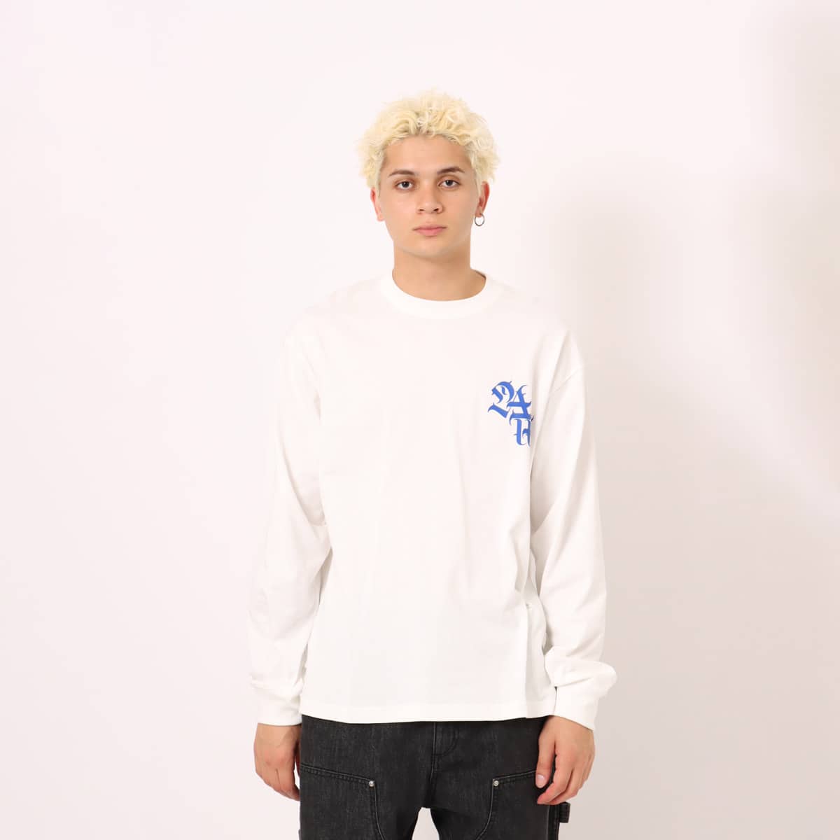atmos New Old English LS T-Shirt WHITE の画像