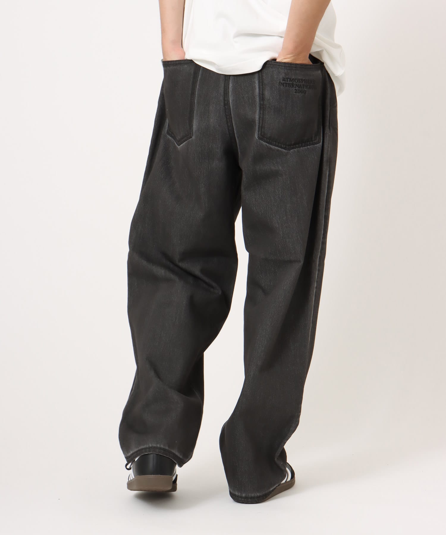 atmos Spray Print Baggy Denim Pants BLACKの画像