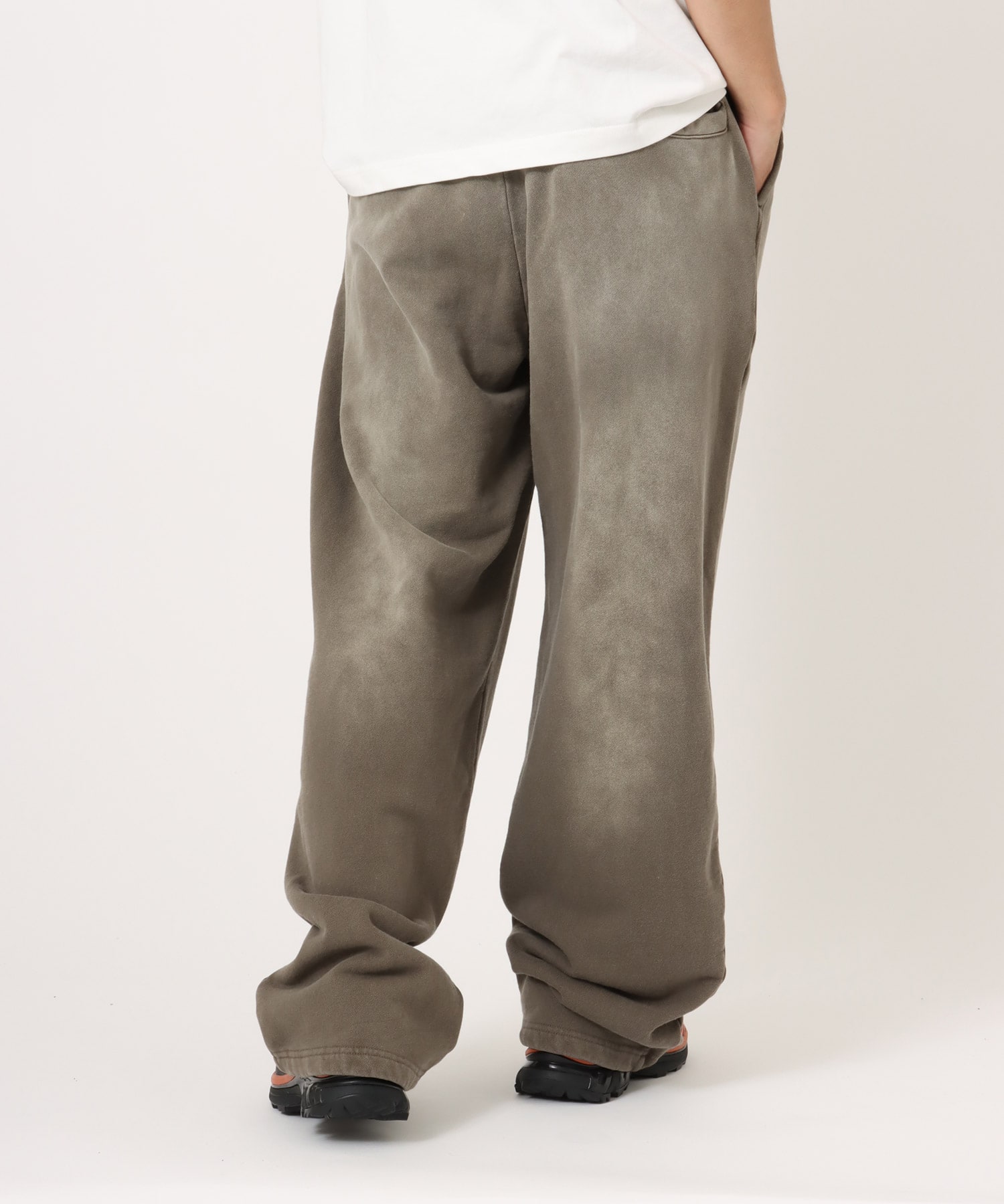 atmos Fade Color Sweat Pants BEIGEの画像