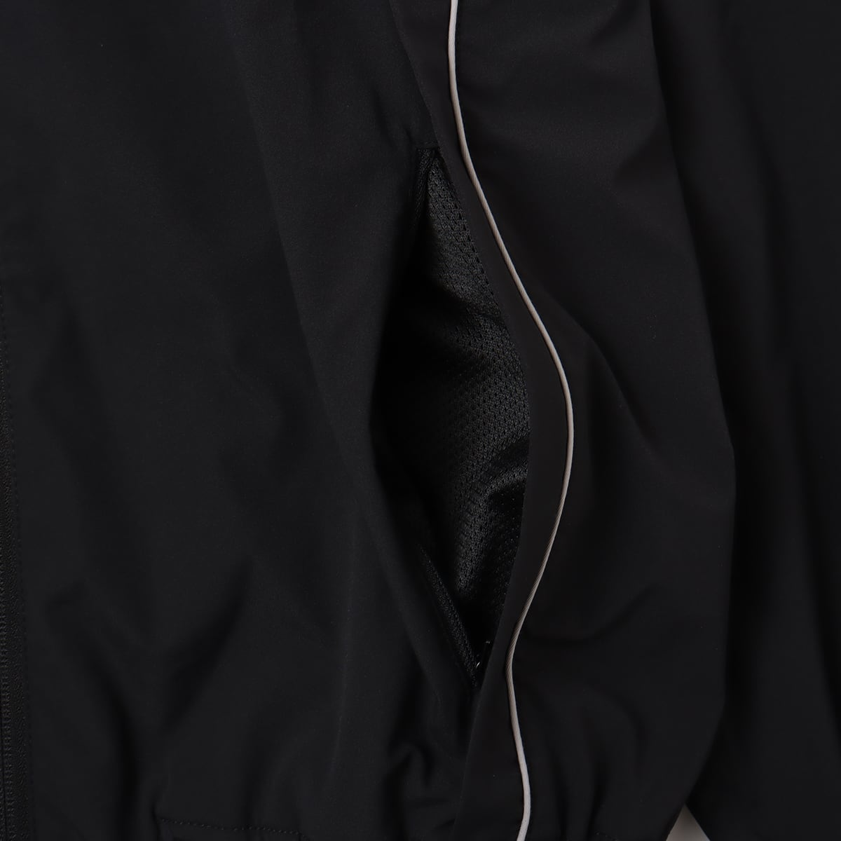atmos Gradation Line Track Jacket BLACKの画像