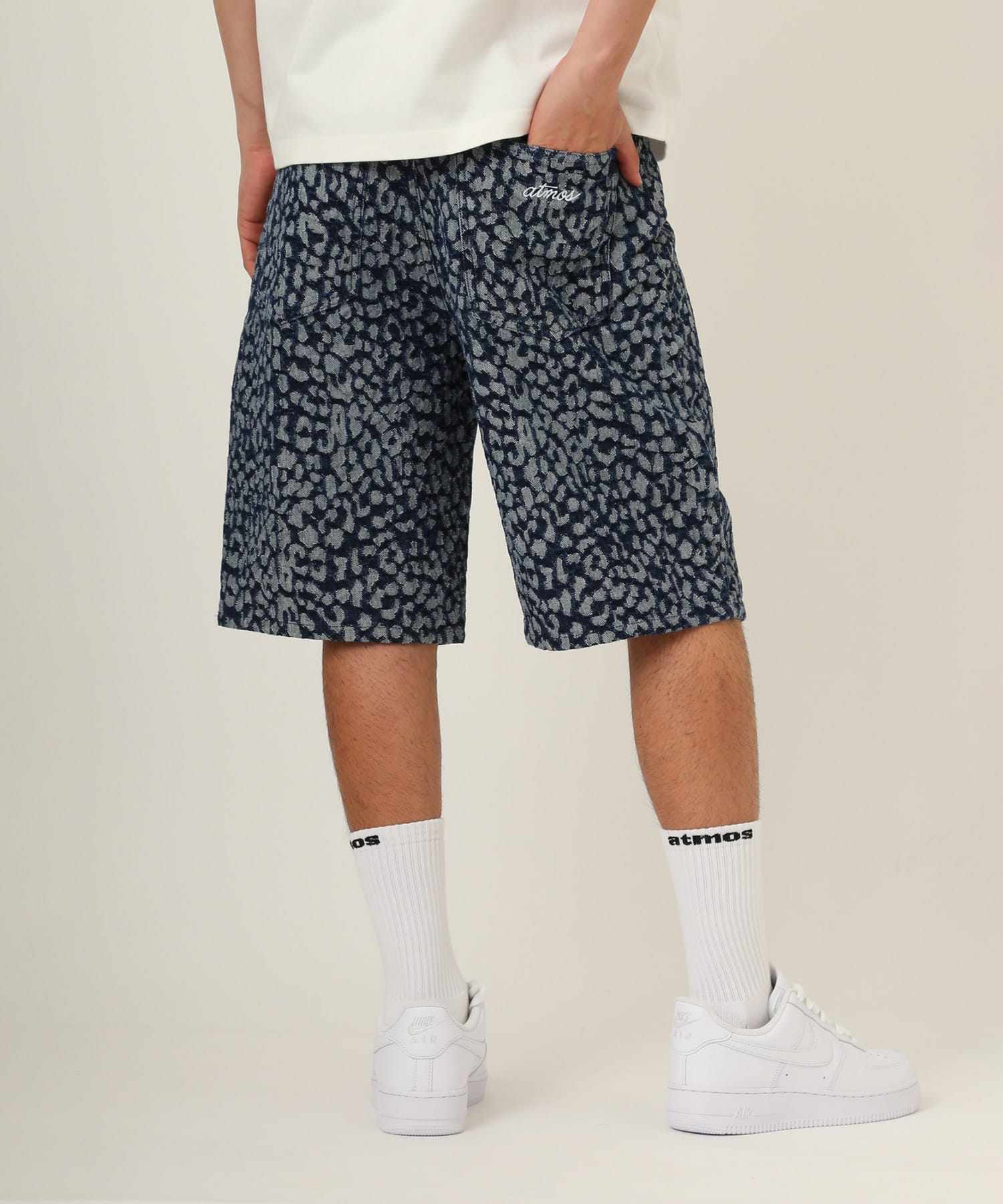 atmos Leopard Pattern Baggy Shorts BLUEの画像