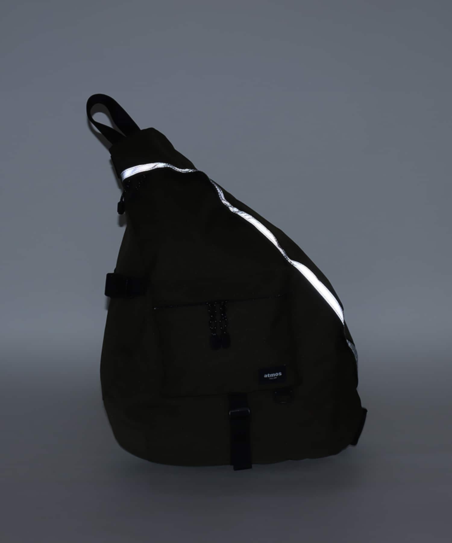 atmos One Sholder Bag KHAKIの画像