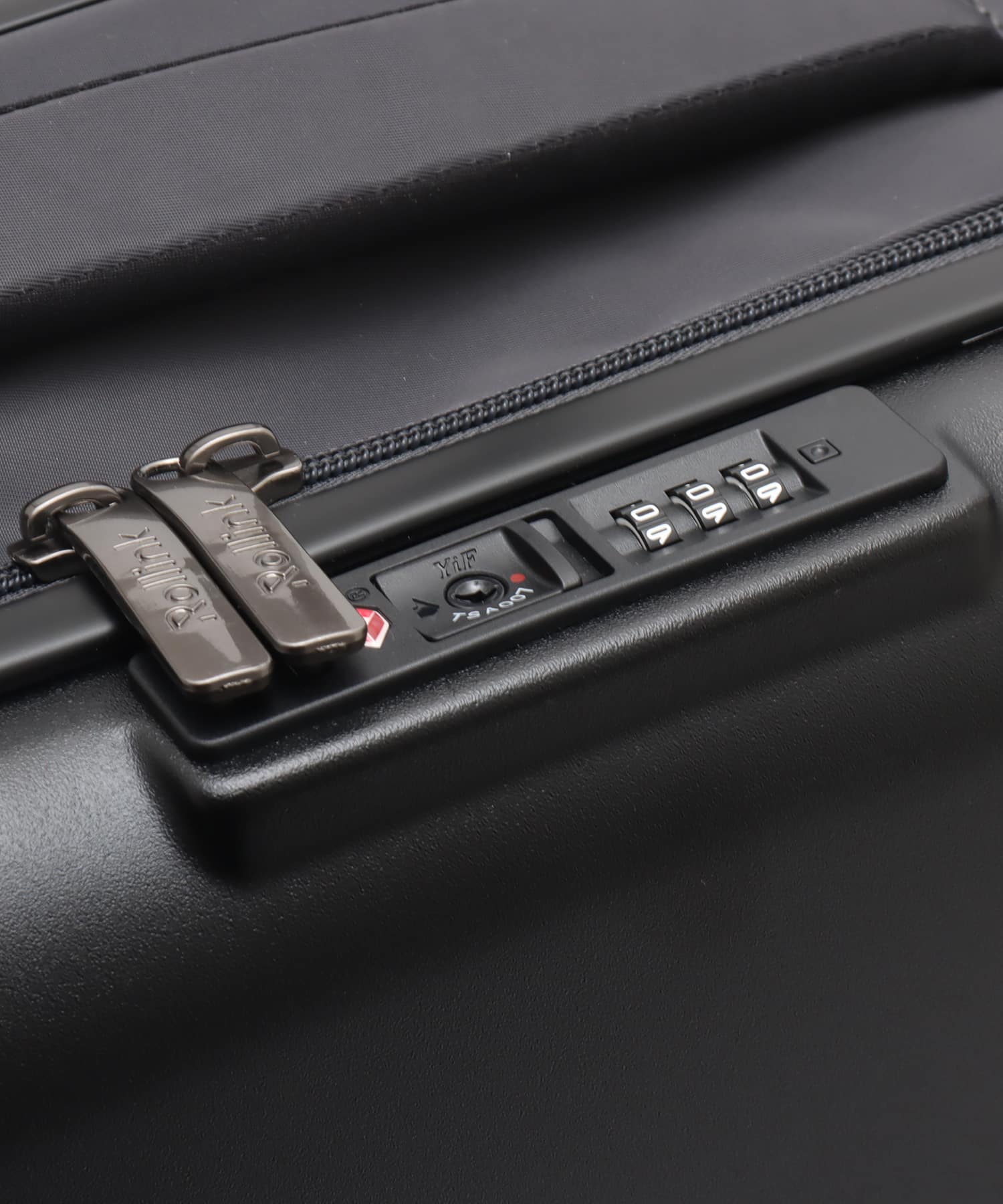 Rollink x atmos Suitcase (39L) BLACKの画像