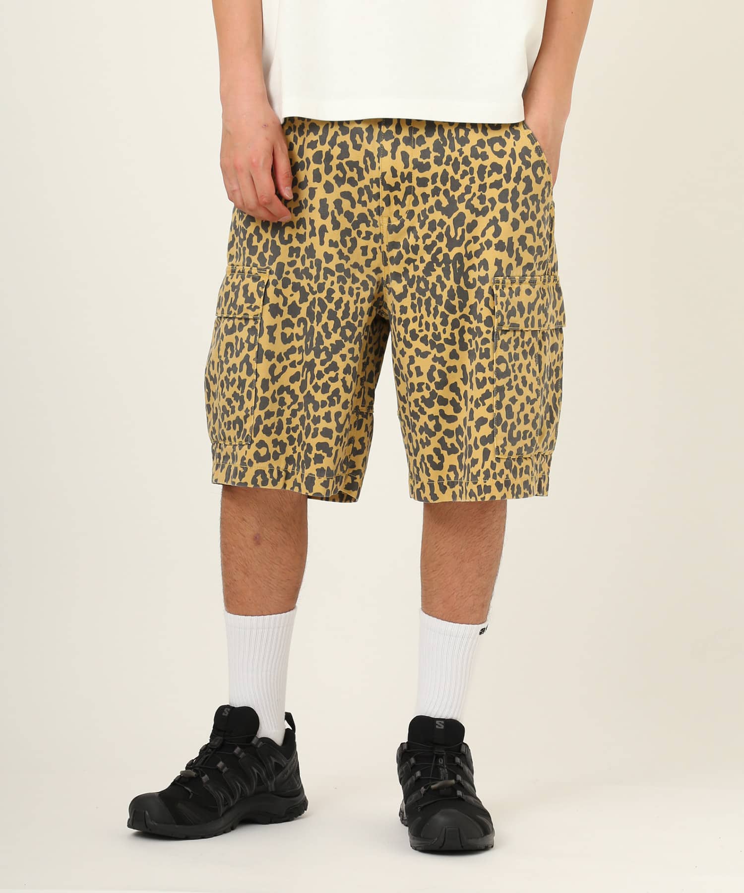 atmos Baggy Cargo Shorts LEOPARDの画像