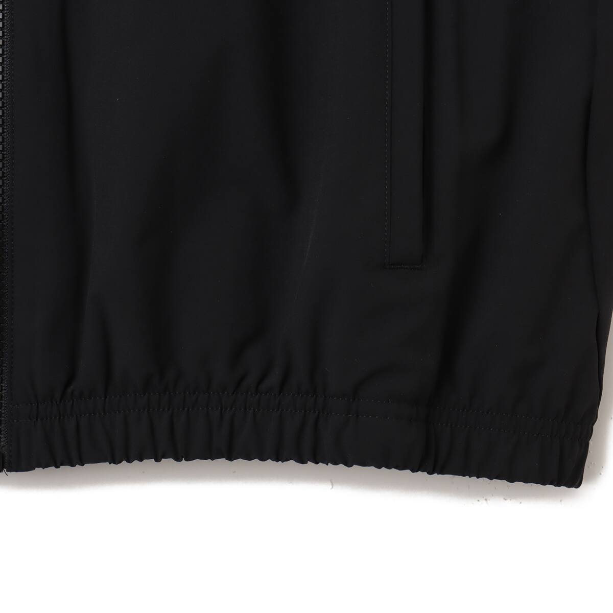 New Balance Hoops Woven Track Jacket ブラックの画像